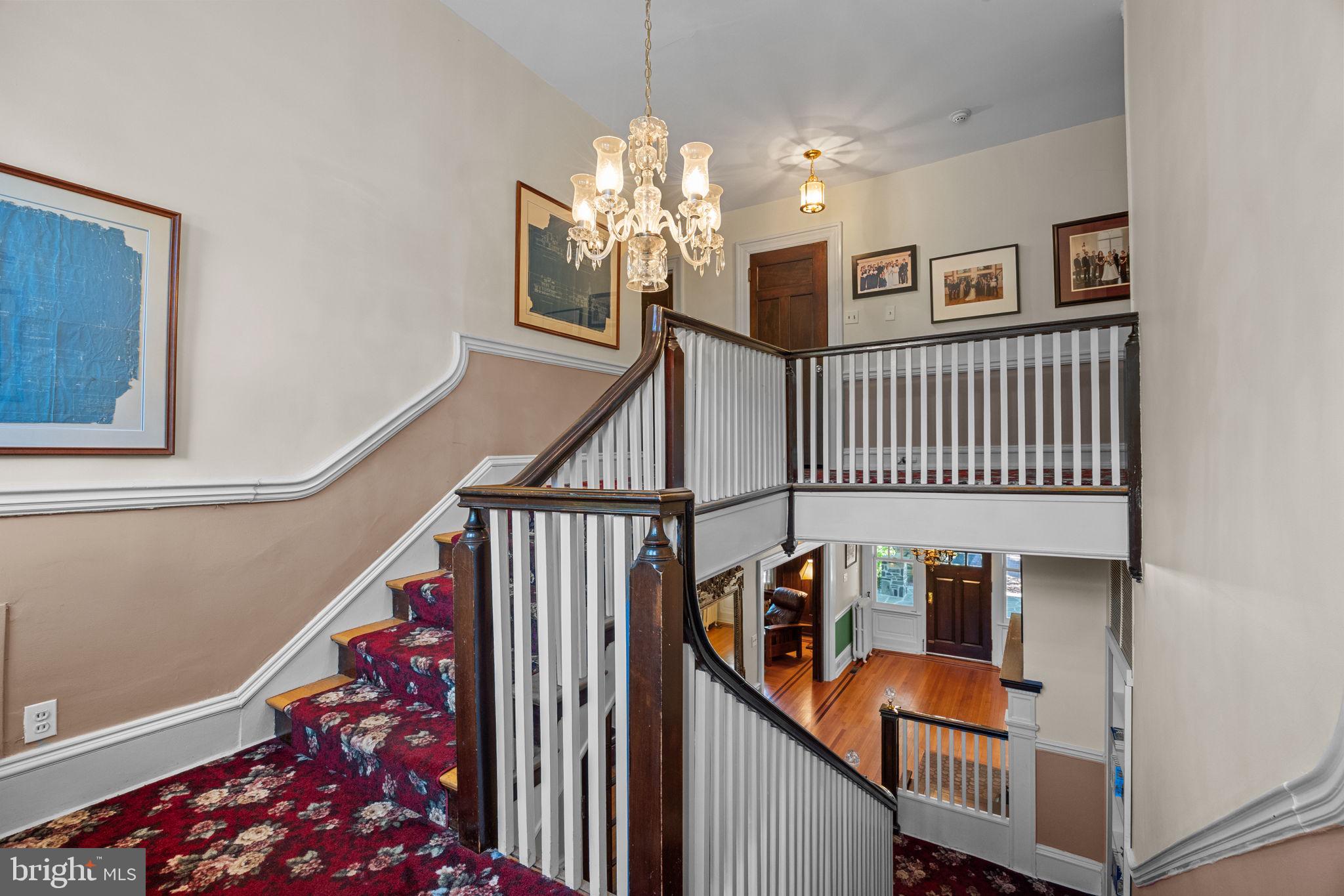 DELAVUE MANOR - Residential