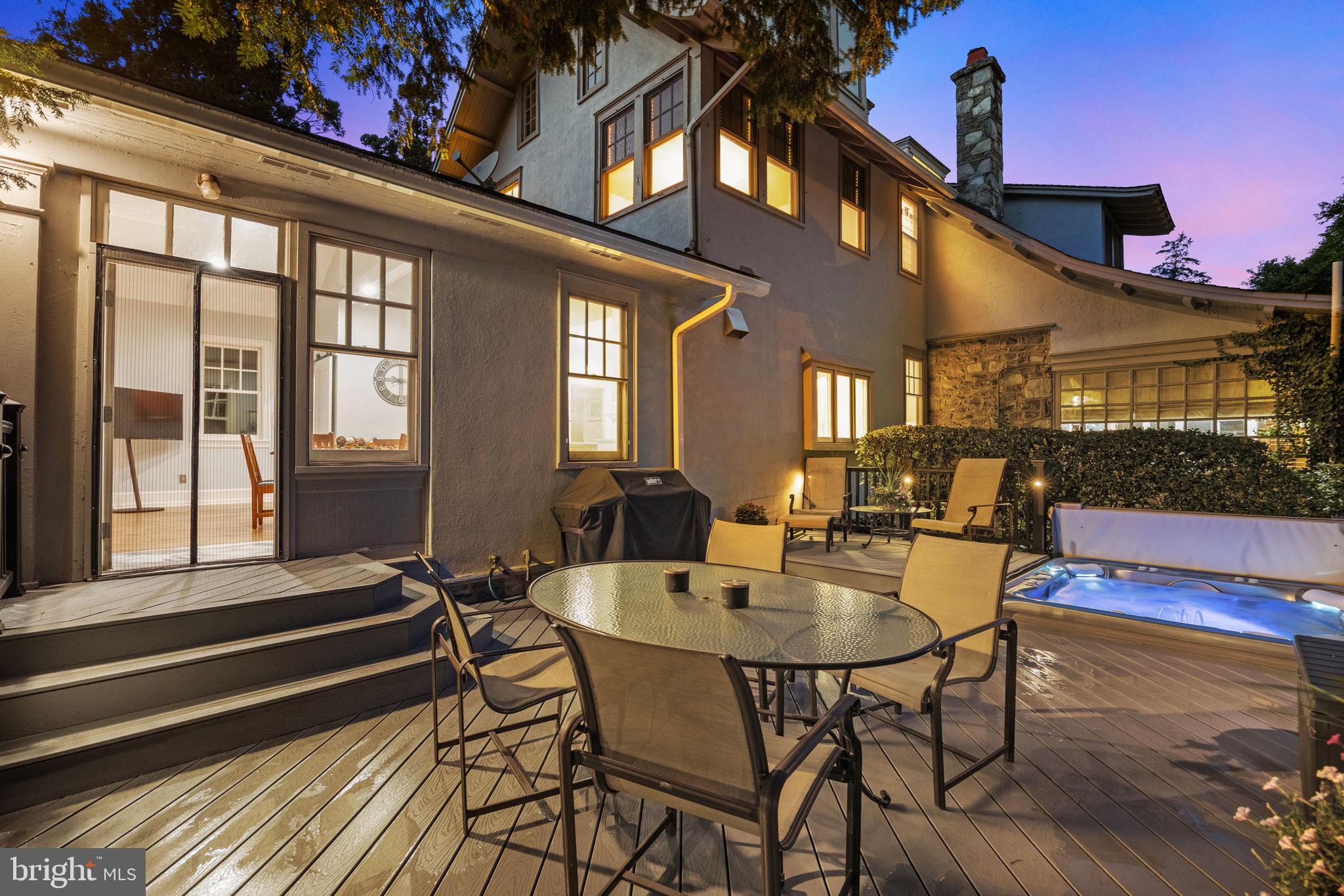 DELAVUE MANOR - Residential