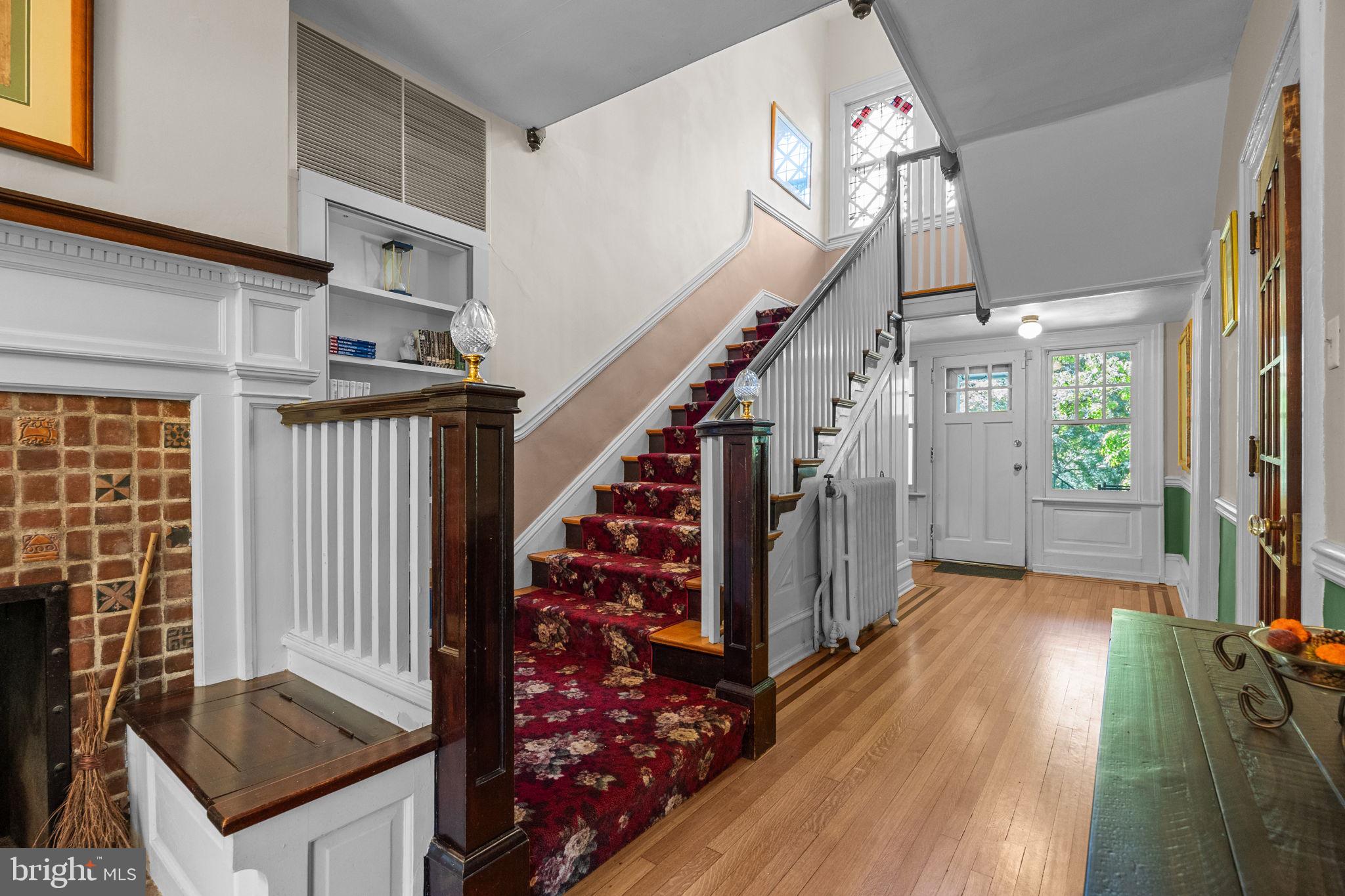 DELAVUE MANOR - Residential