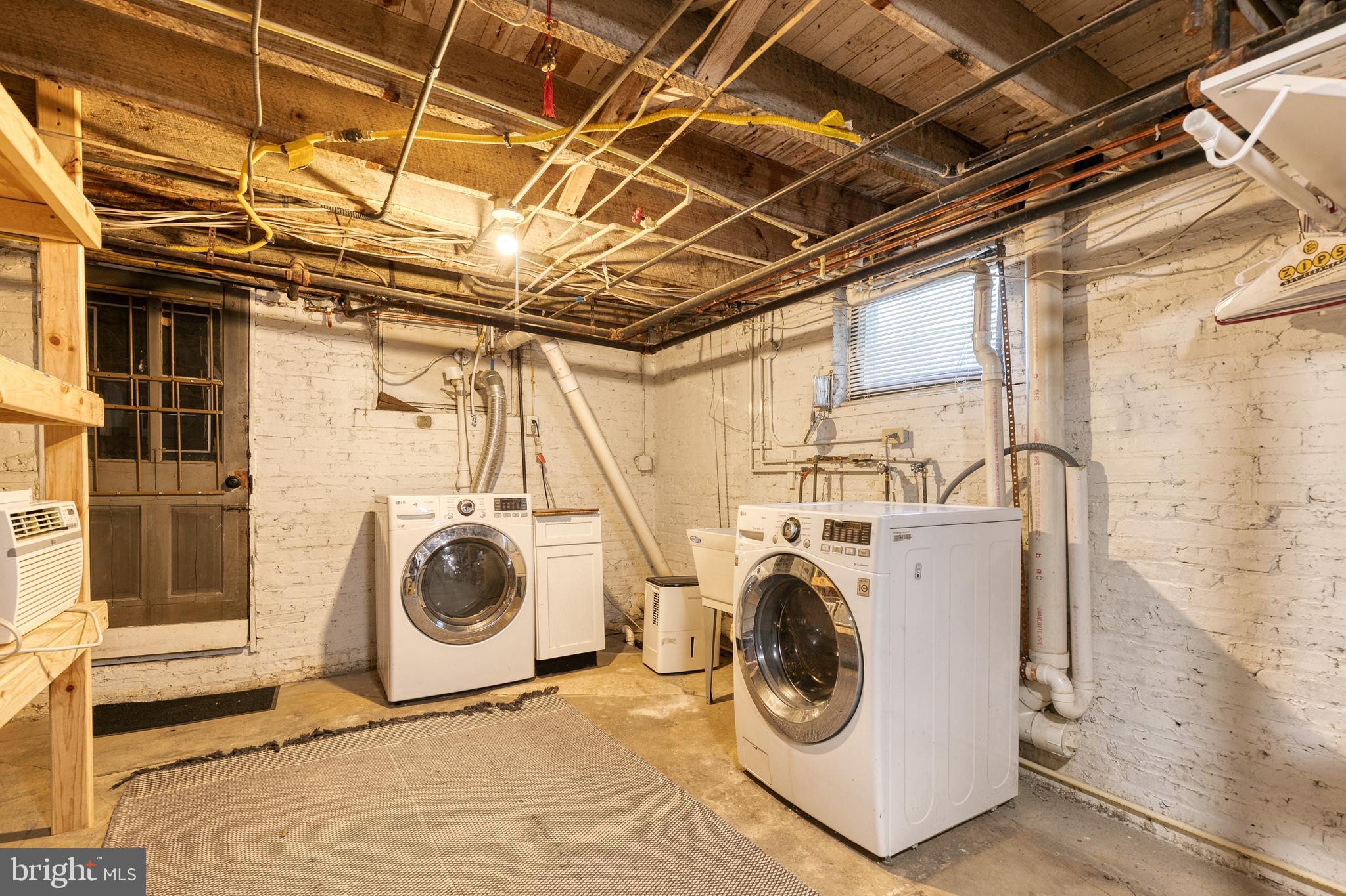 MEDFIELD - Residential