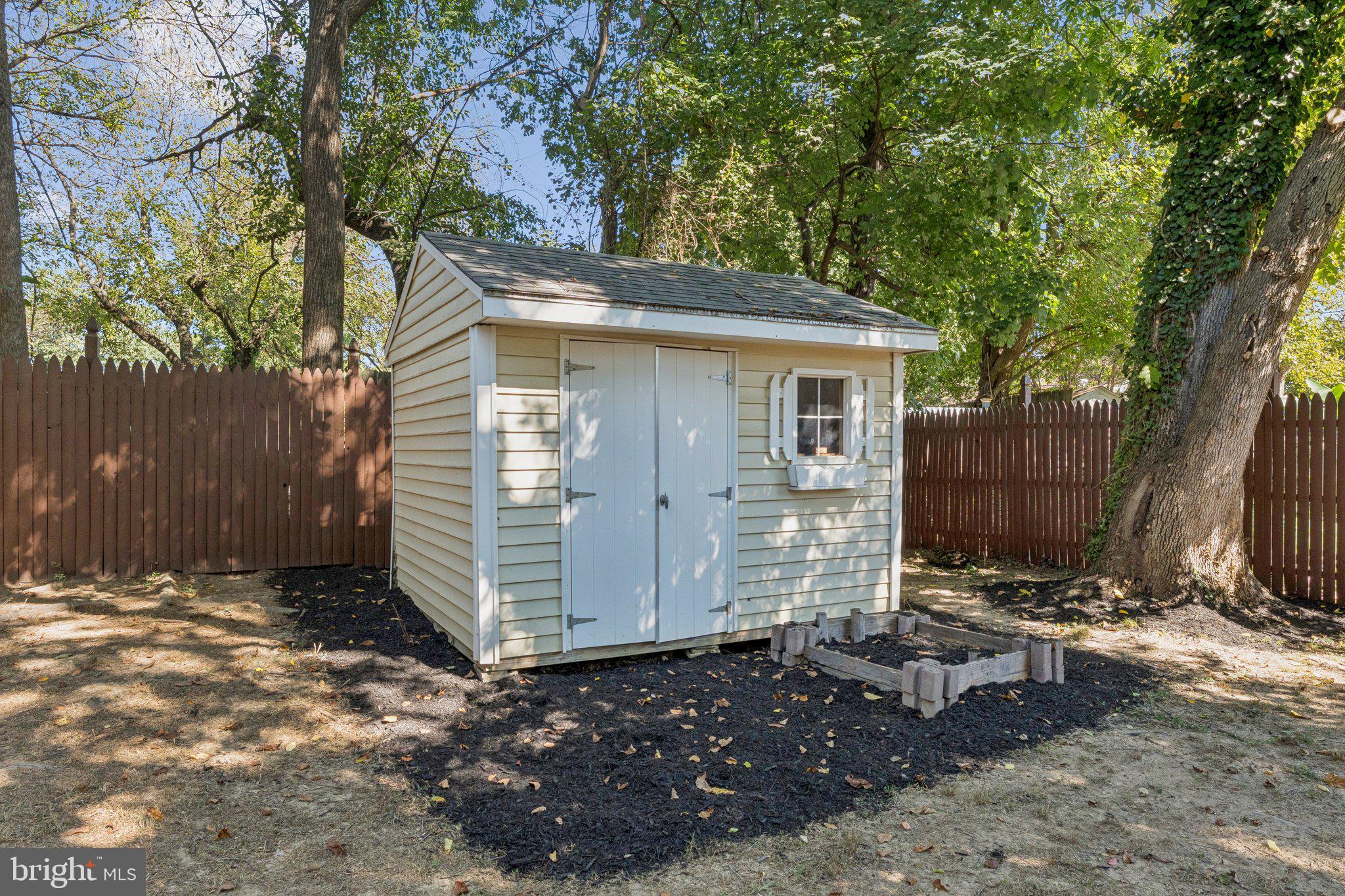 HARRIETT PARK - Residential