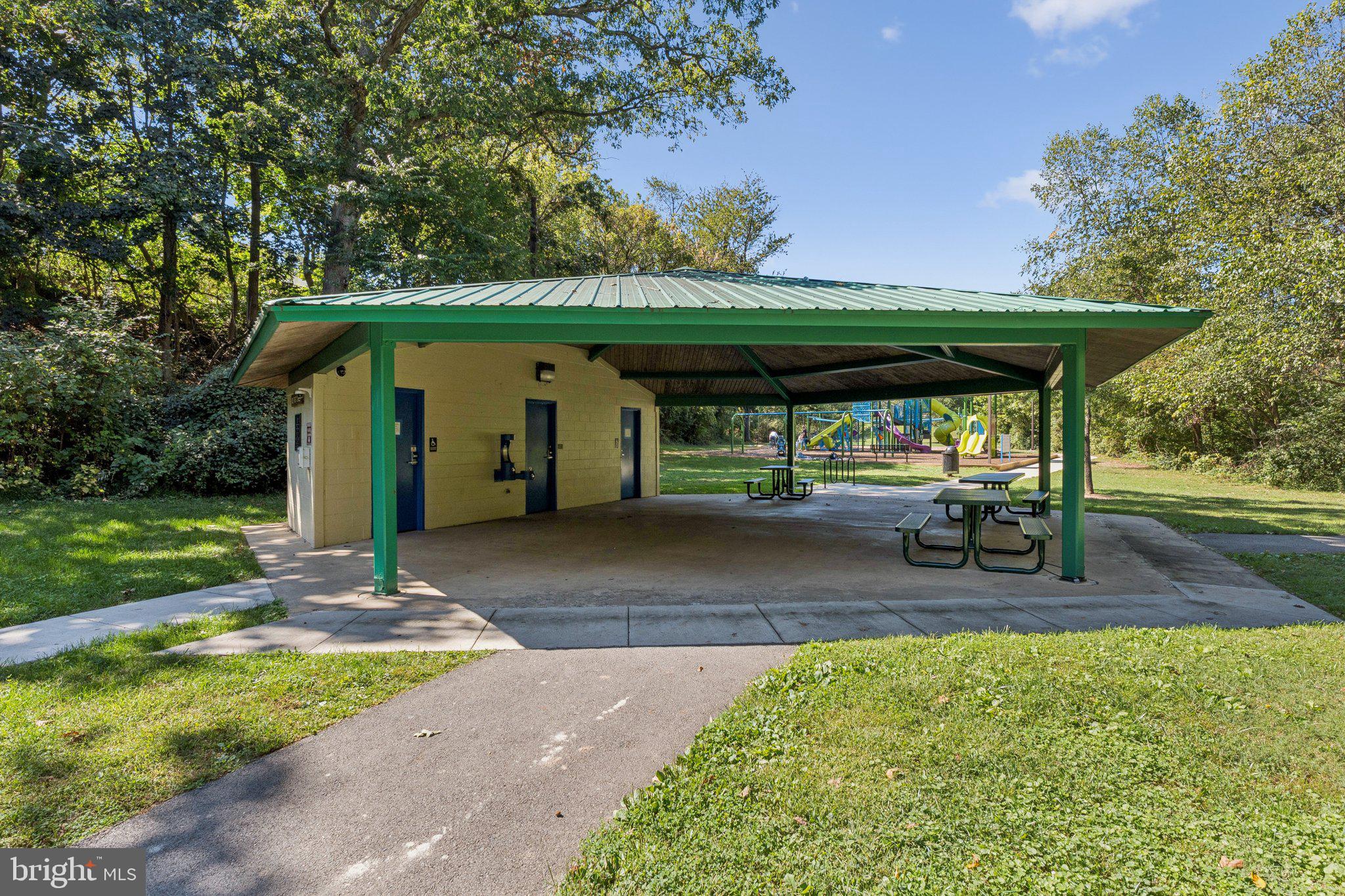 HARRIETT PARK - Residential