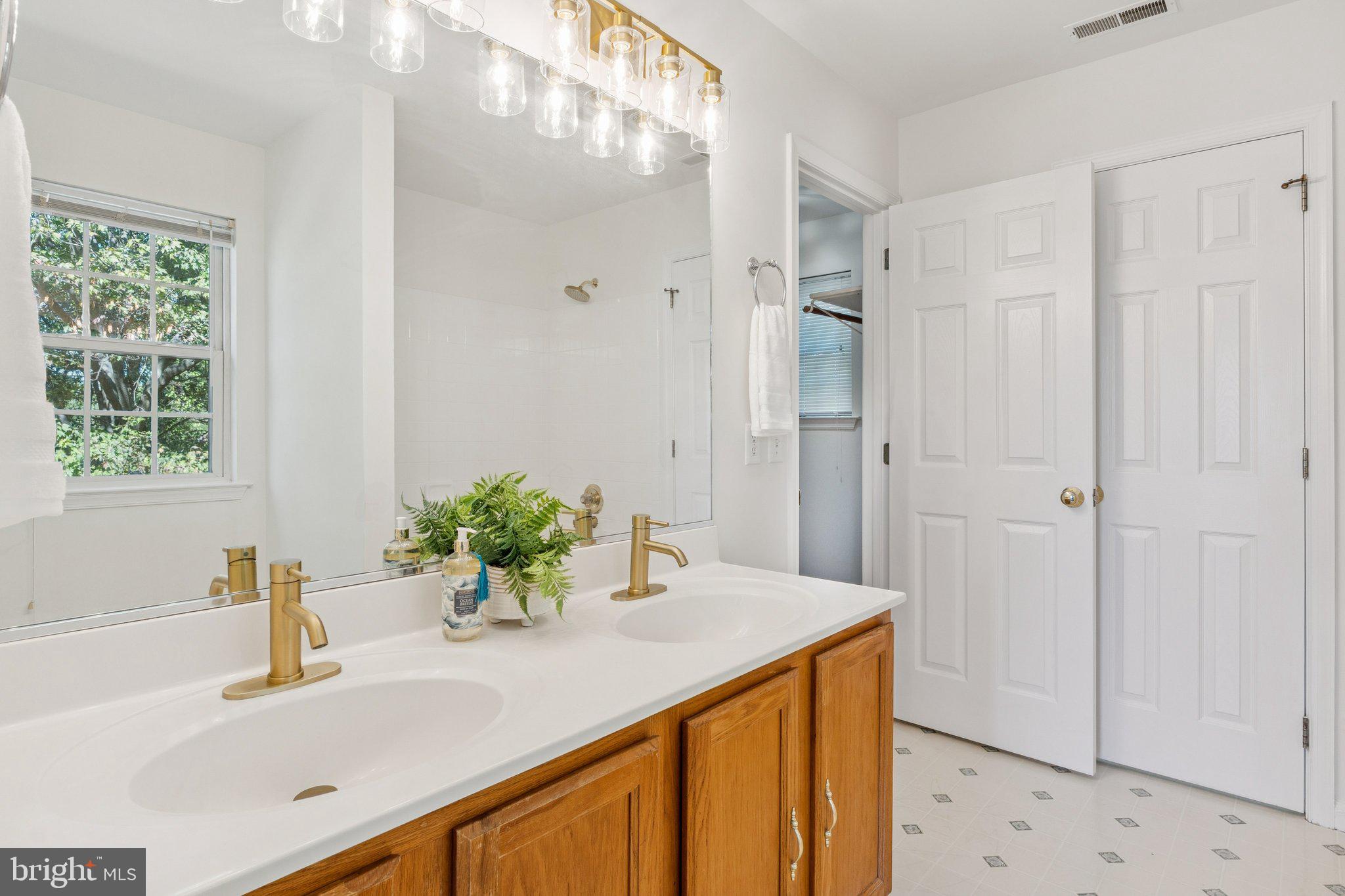 HARRIETT PARK - Residential