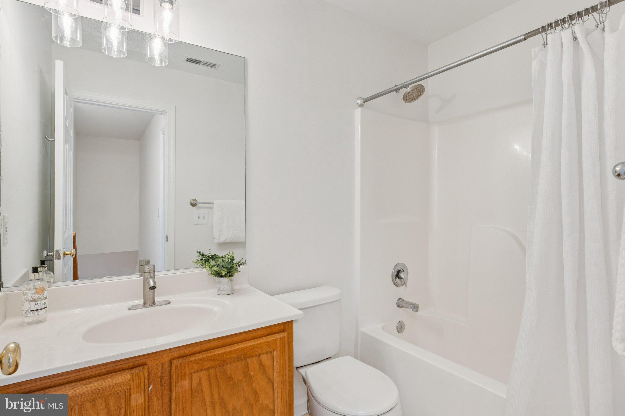 HARRIETT PARK - Residential