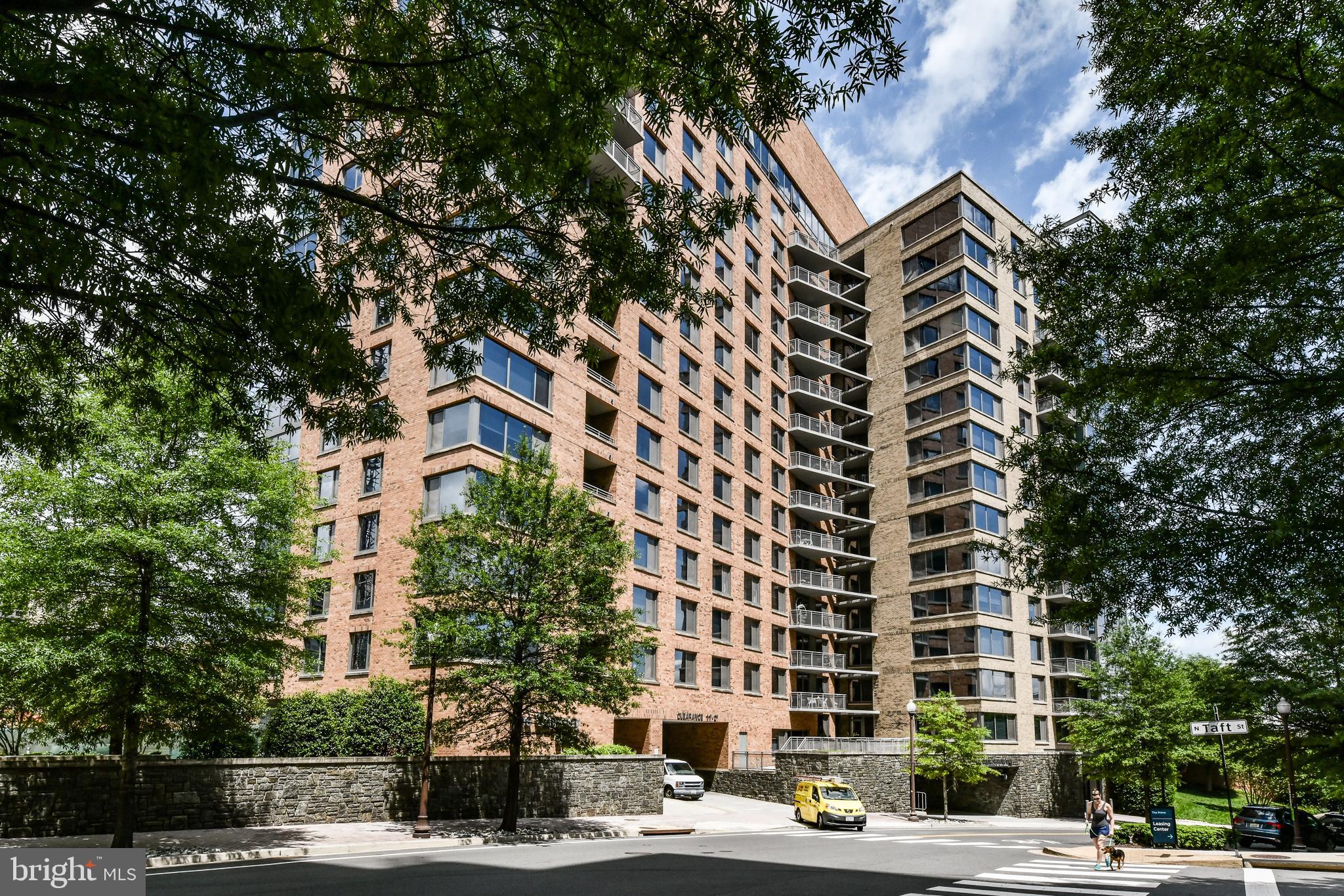 CLARENDON - Residential Lease