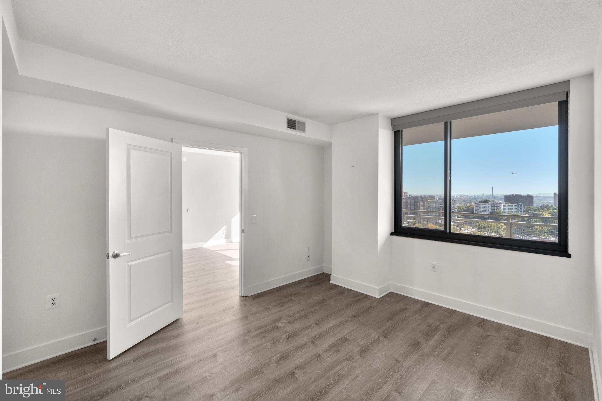 CLARENDON - Residential Lease