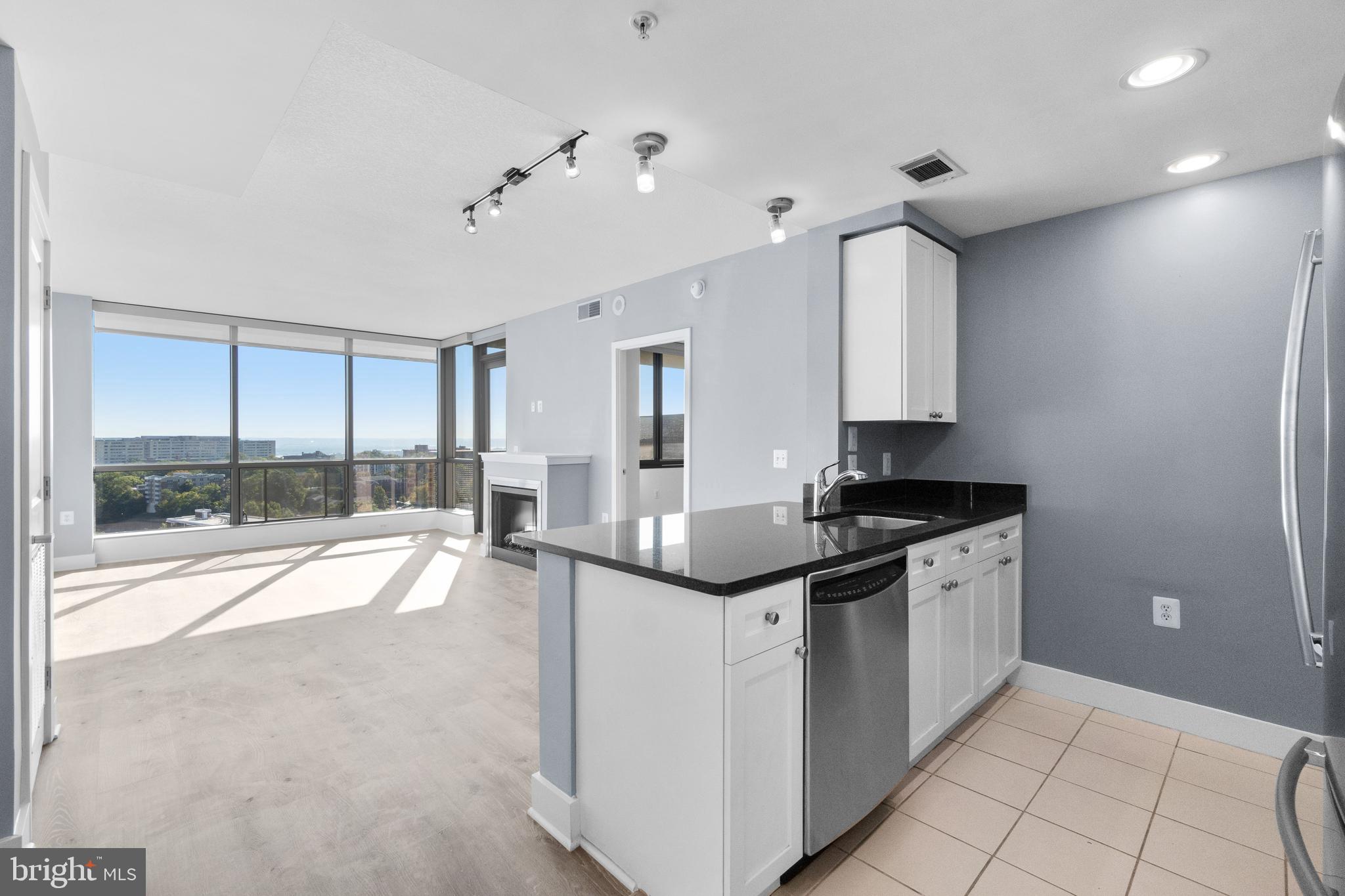 CLARENDON - Residential Lease