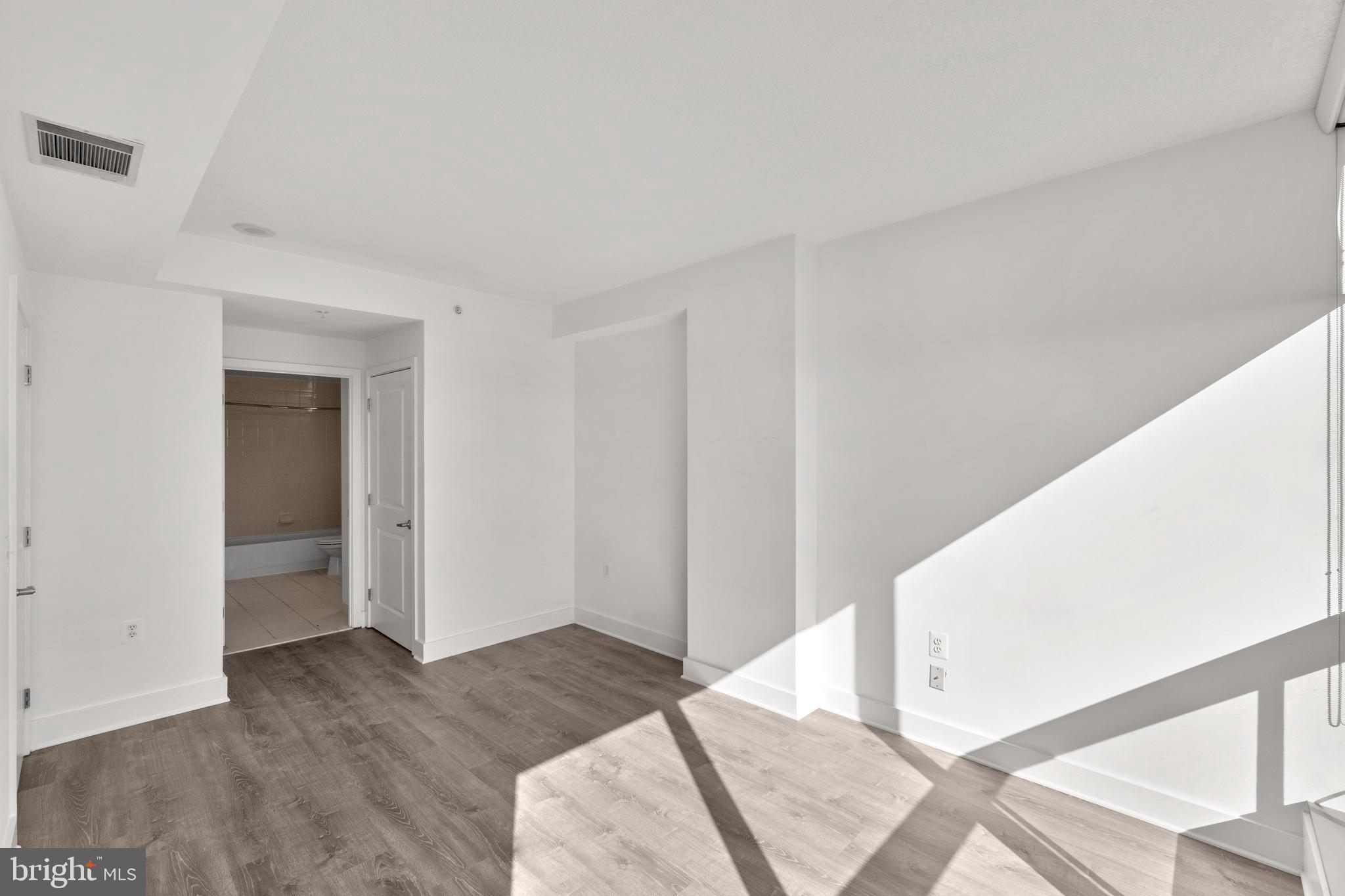 CLARENDON - Residential Lease