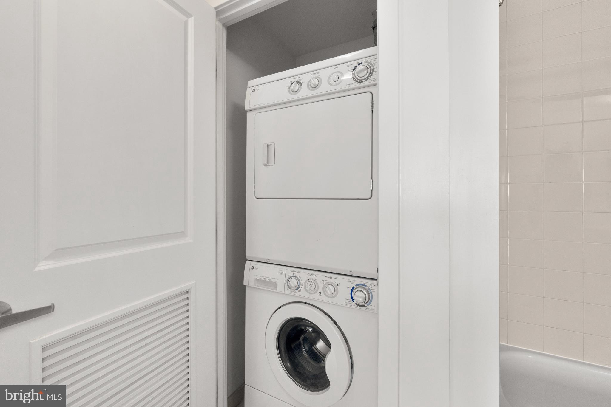 CLARENDON - Residential Lease