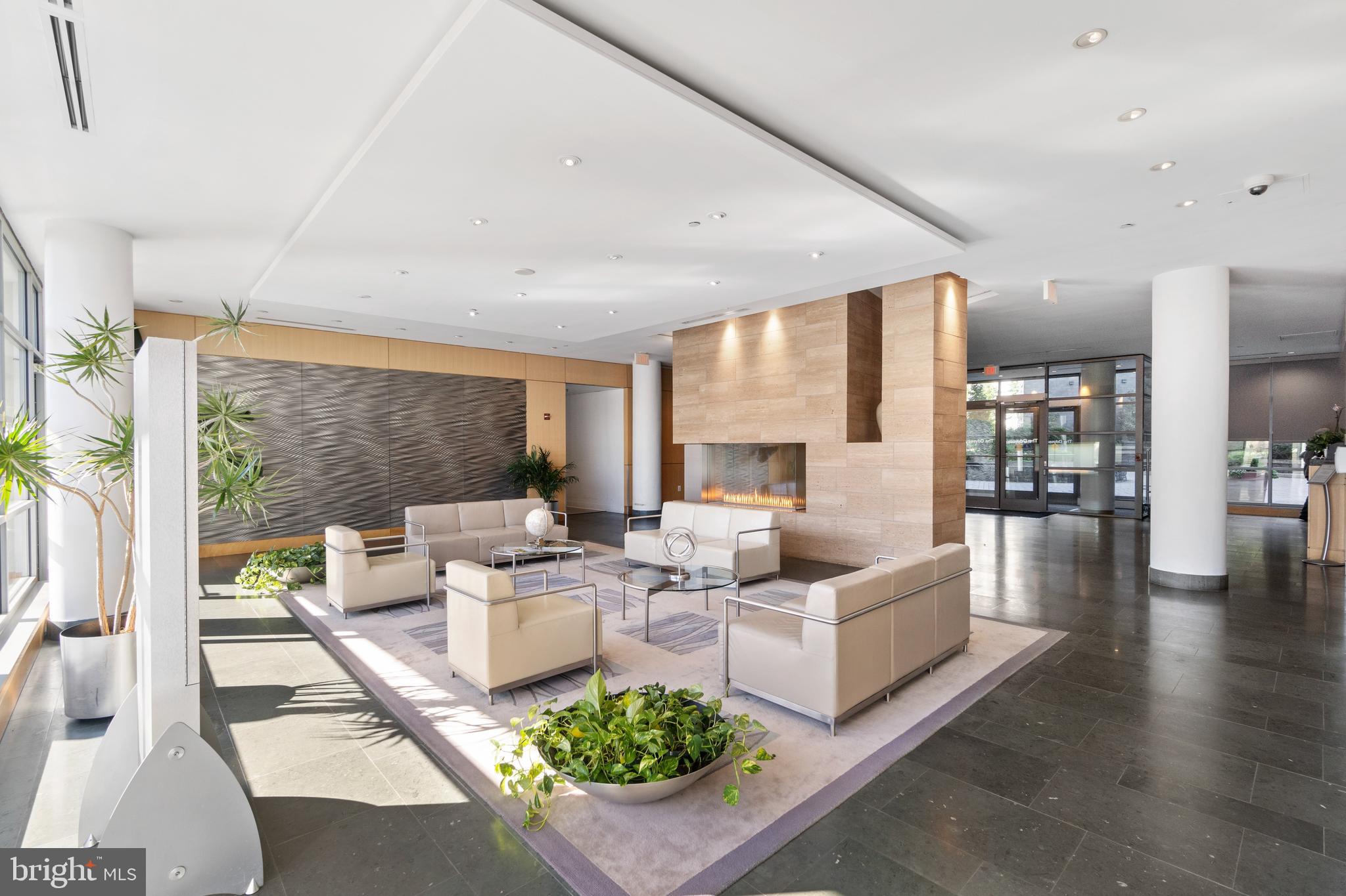 CLARENDON - Residential Lease