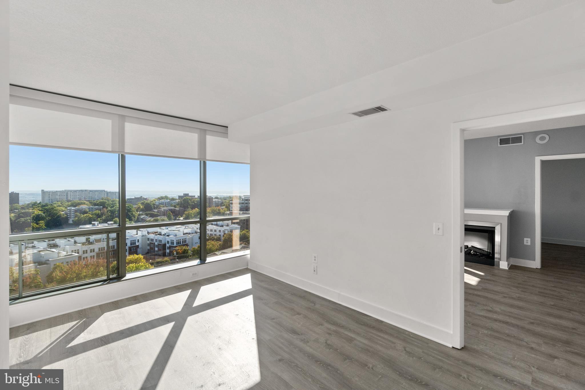 CLARENDON - Residential Lease