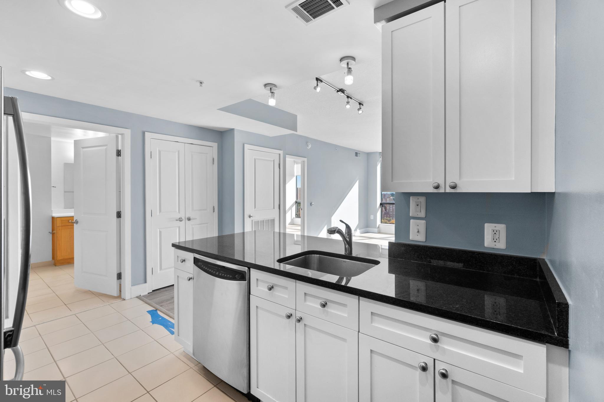 CLARENDON - Residential Lease