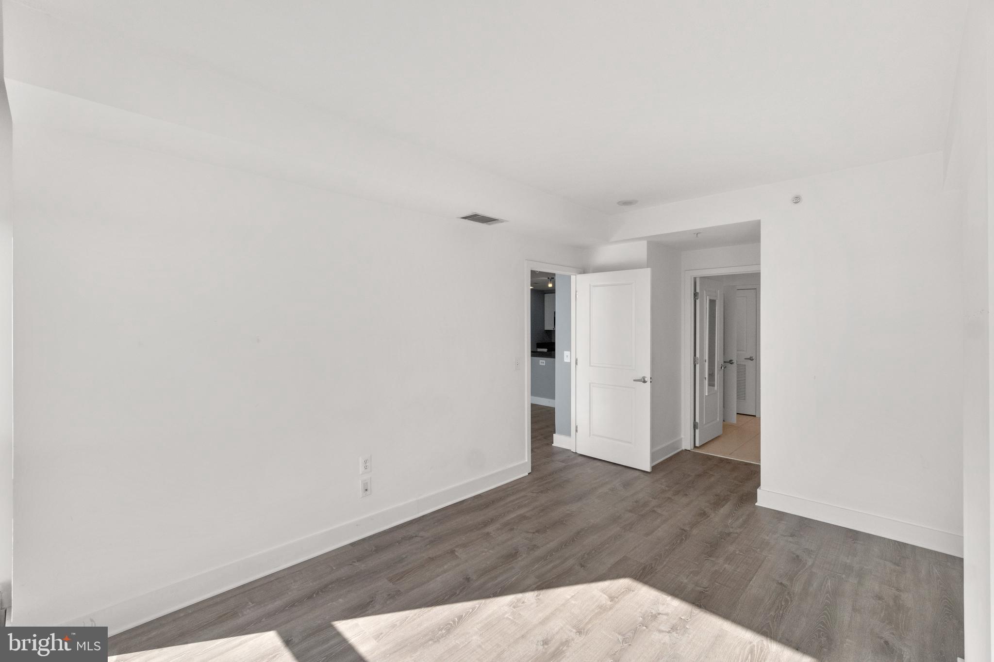 CLARENDON - Residential Lease