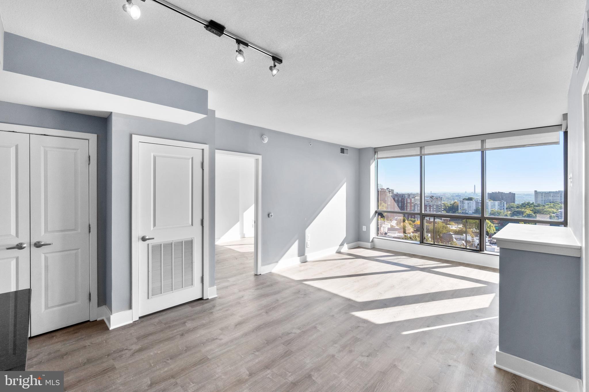 CLARENDON - Residential Lease