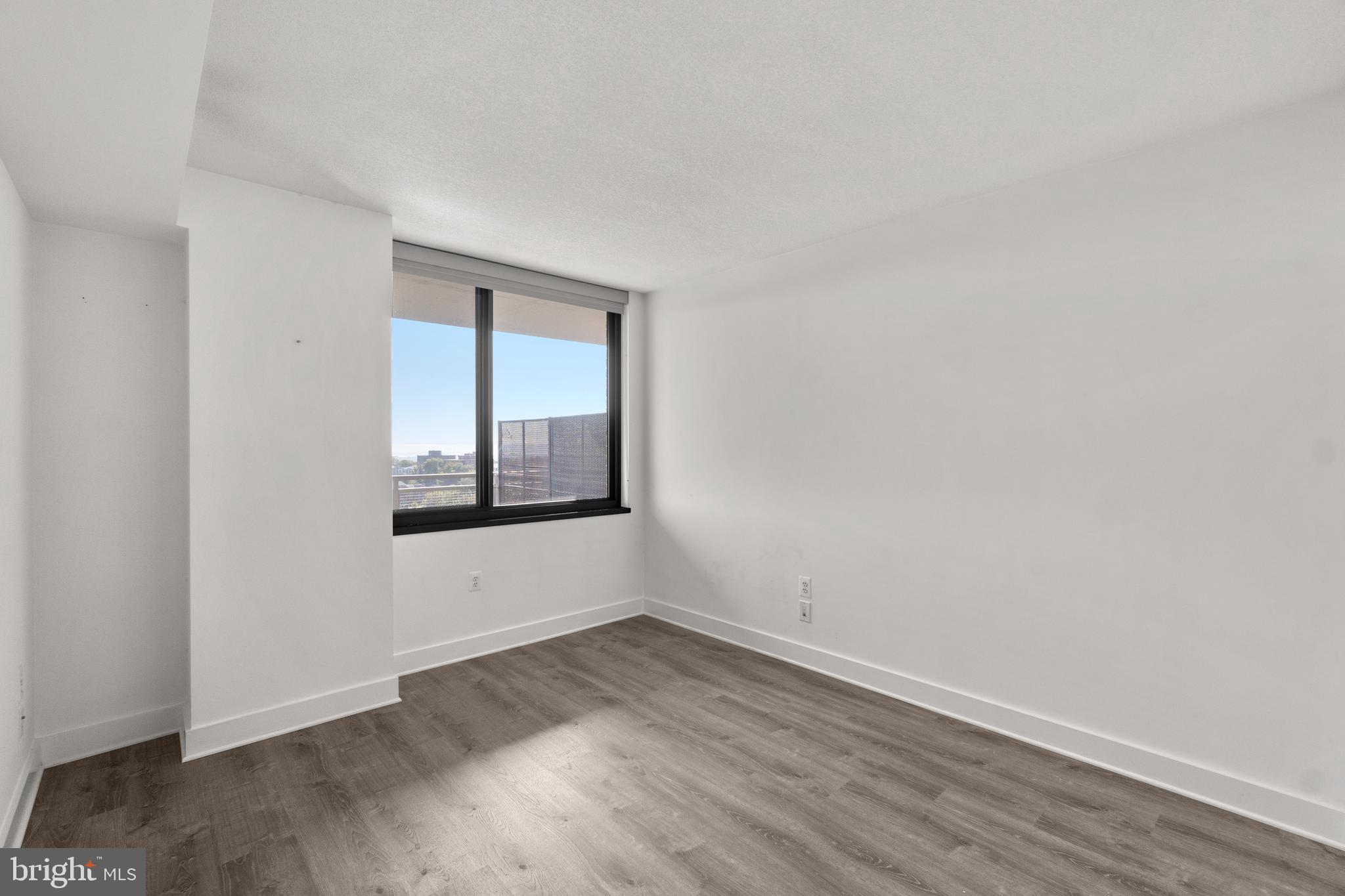 CLARENDON - Residential Lease