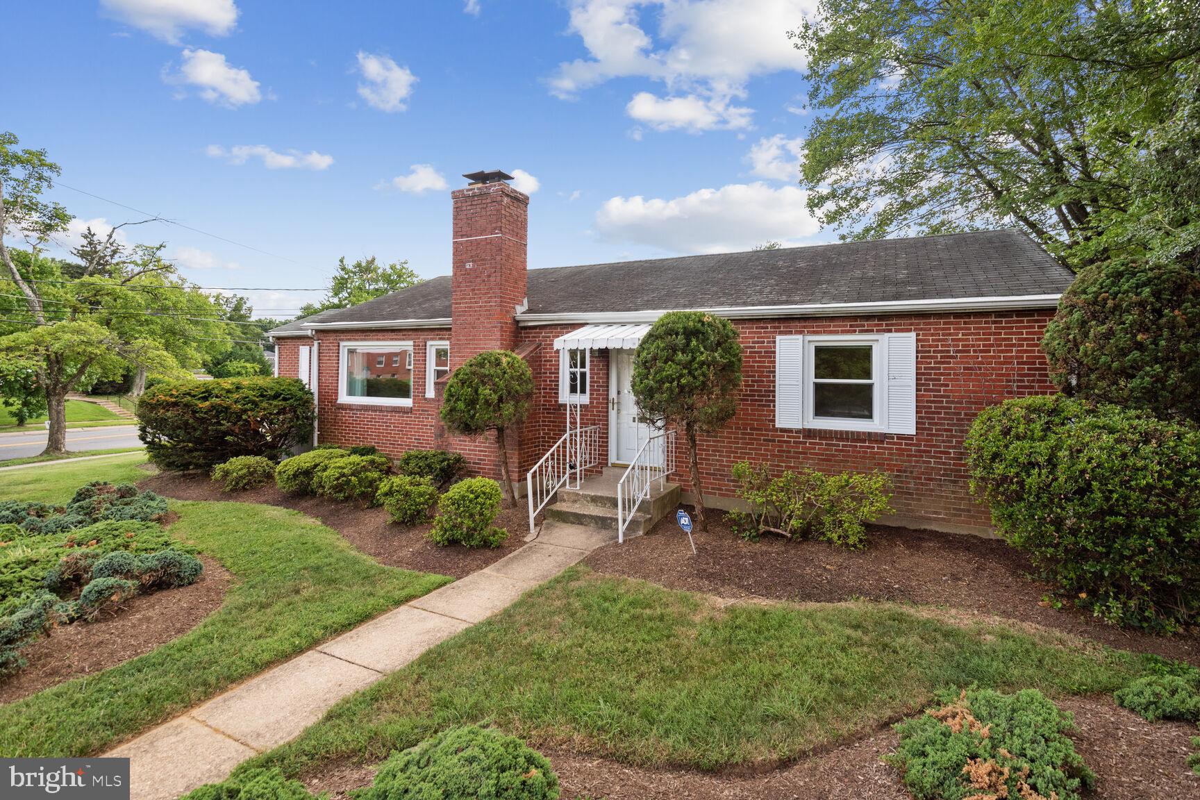 BURNT MILLS KNOLLS - Residential Lease