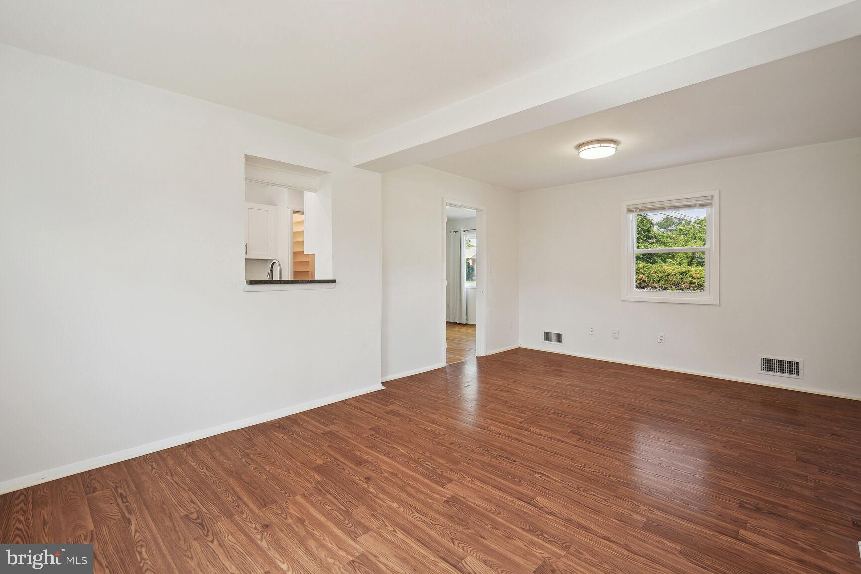 BURNT MILLS KNOLLS - Residential Lease