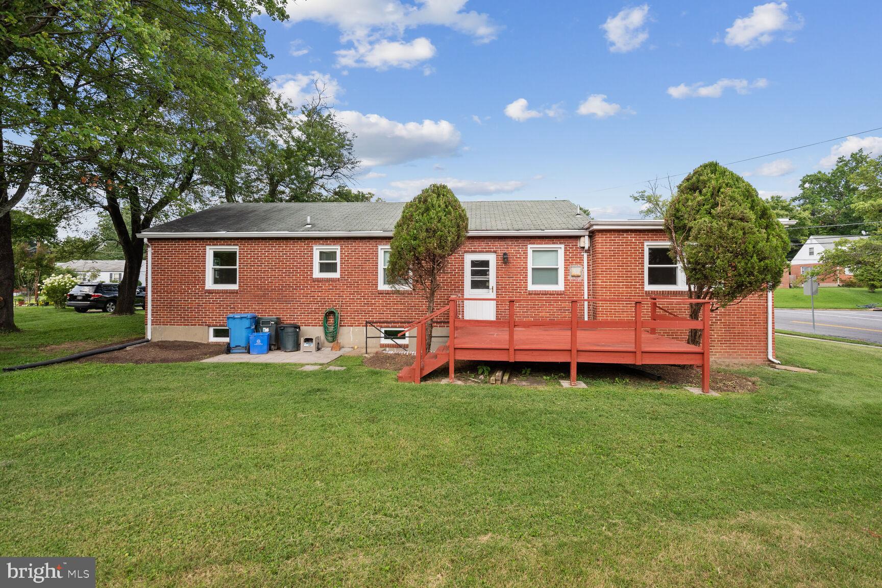 BURNT MILLS KNOLLS - Residential Lease