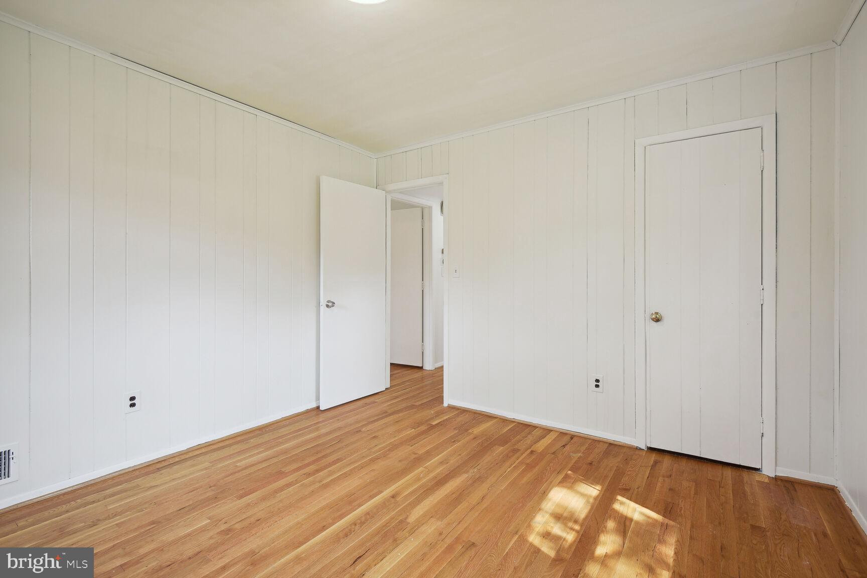 BURNT MILLS KNOLLS - Residential Lease