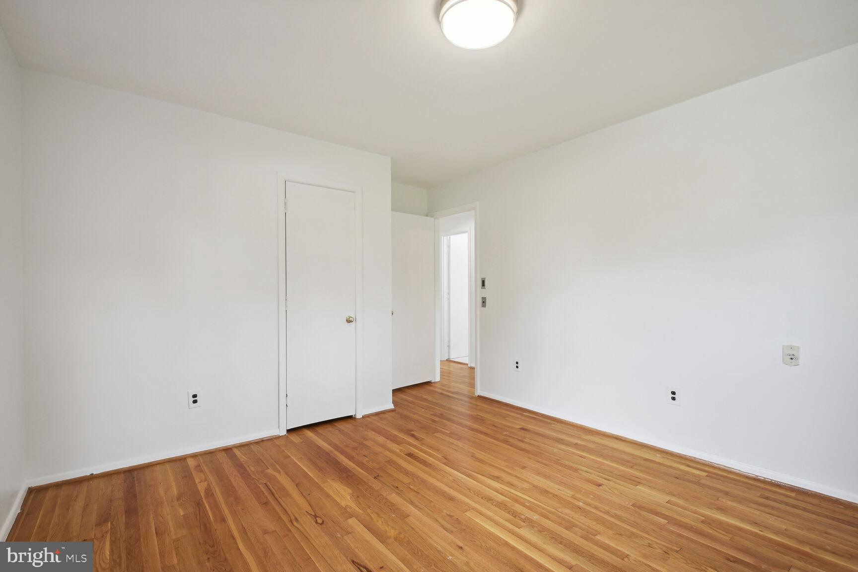 BURNT MILLS KNOLLS - Residential Lease