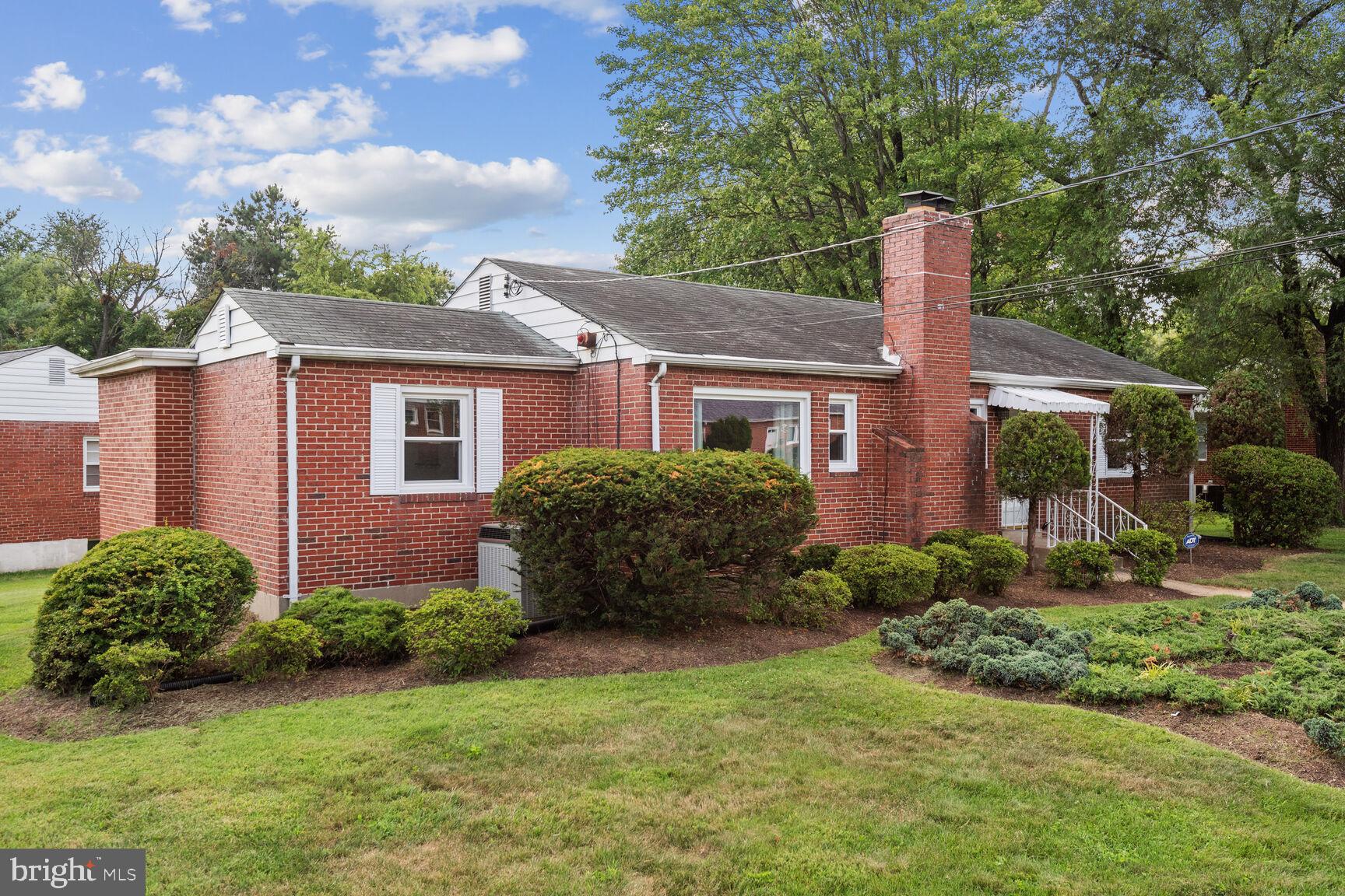 BURNT MILLS KNOLLS - Residential Lease