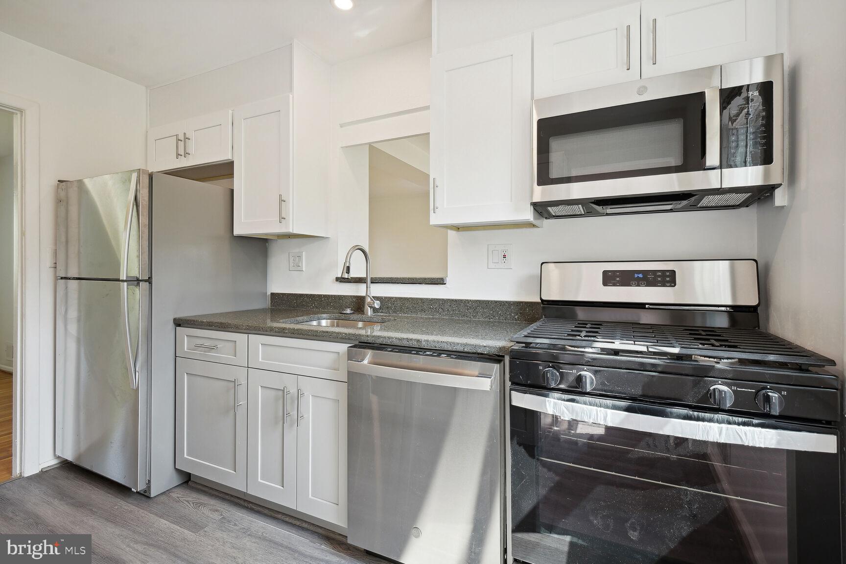 BURNT MILLS KNOLLS - Residential Lease