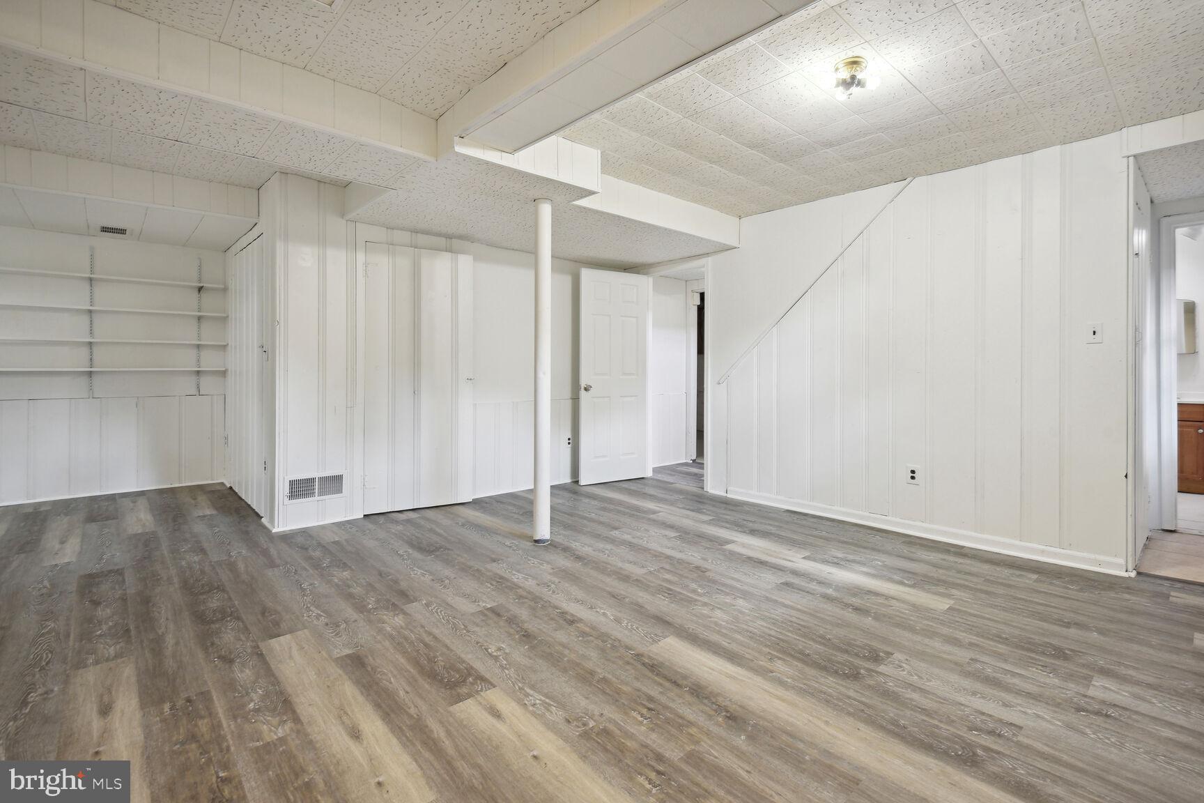 BURNT MILLS KNOLLS - Residential Lease