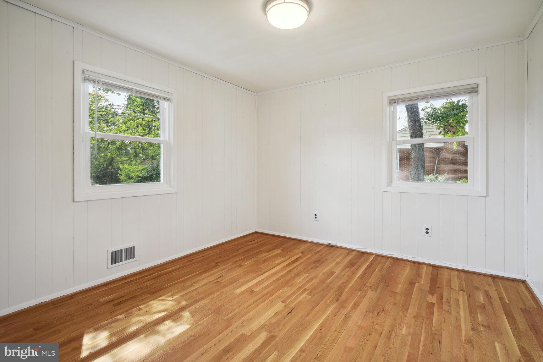 BURNT MILLS KNOLLS - Residential Lease