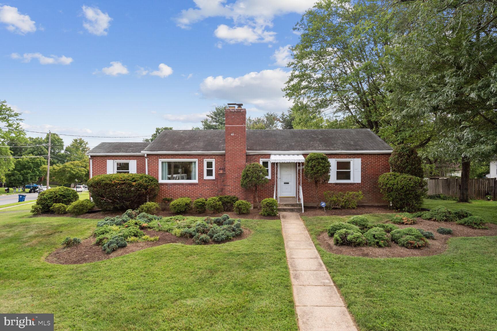 BURNT MILLS KNOLLS - Residential Lease