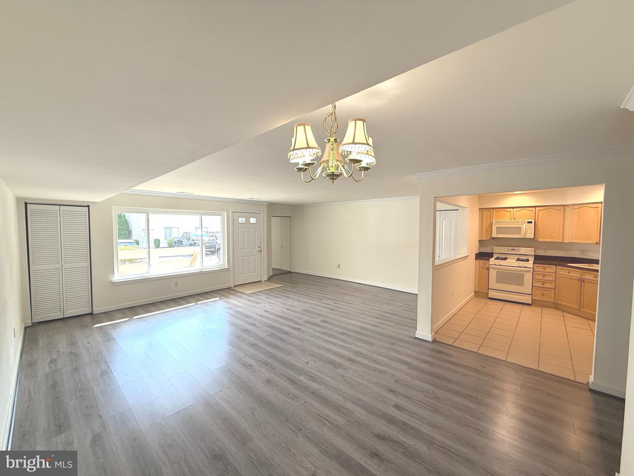 FOUNTAIN POINTE - Residential