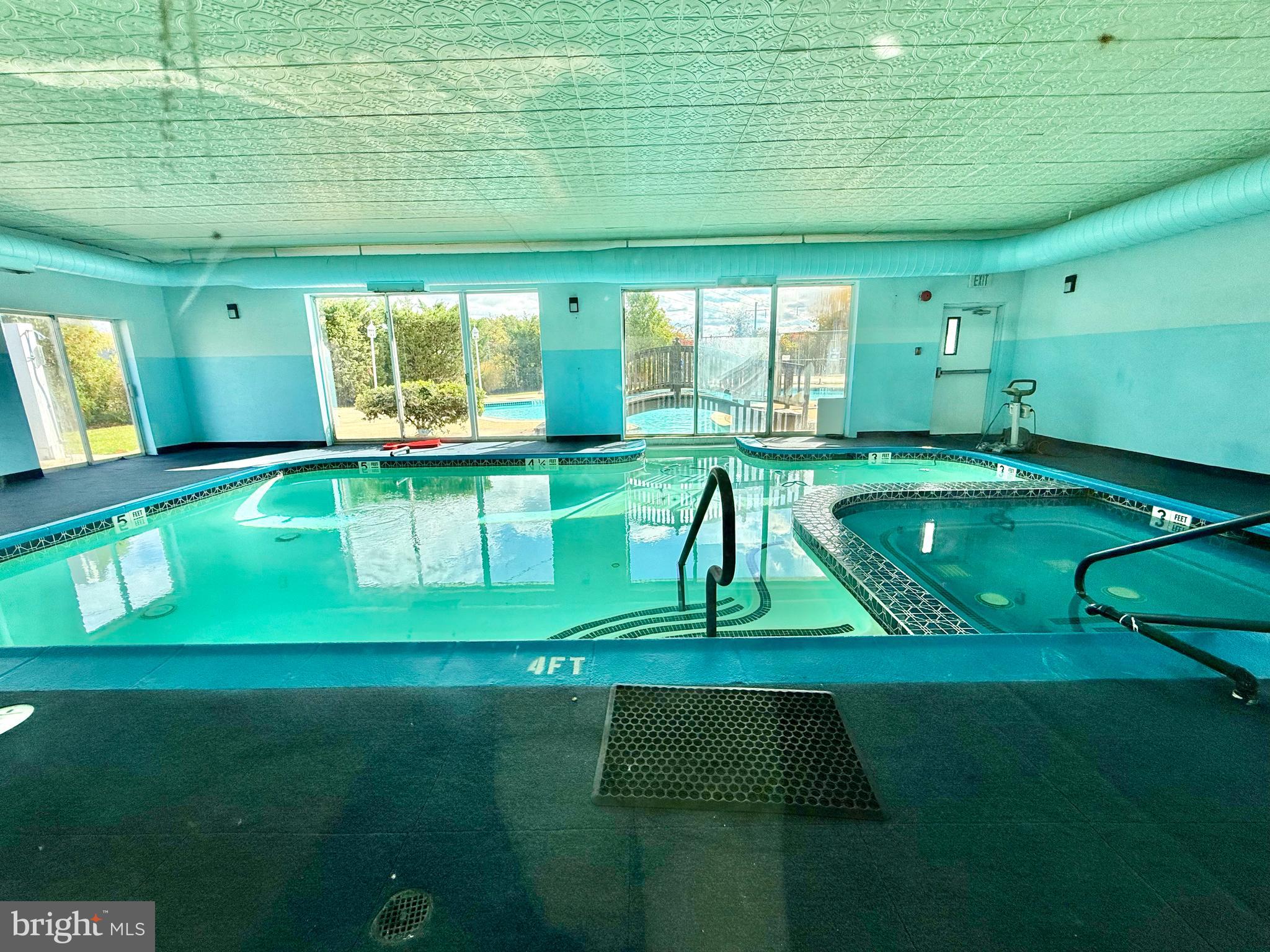 FOUNTAIN POINTE - Residential