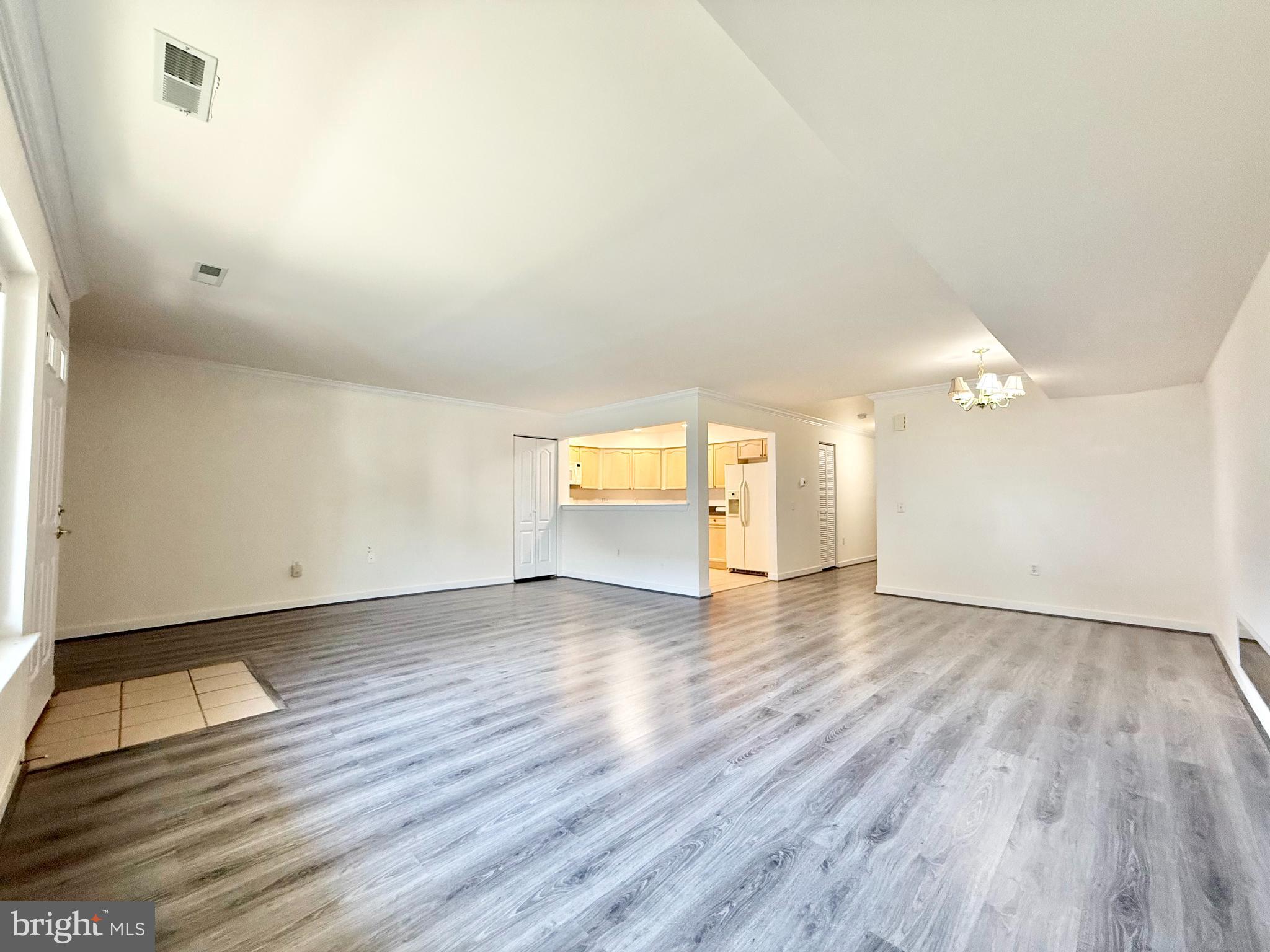 FOUNTAIN POINTE - Residential