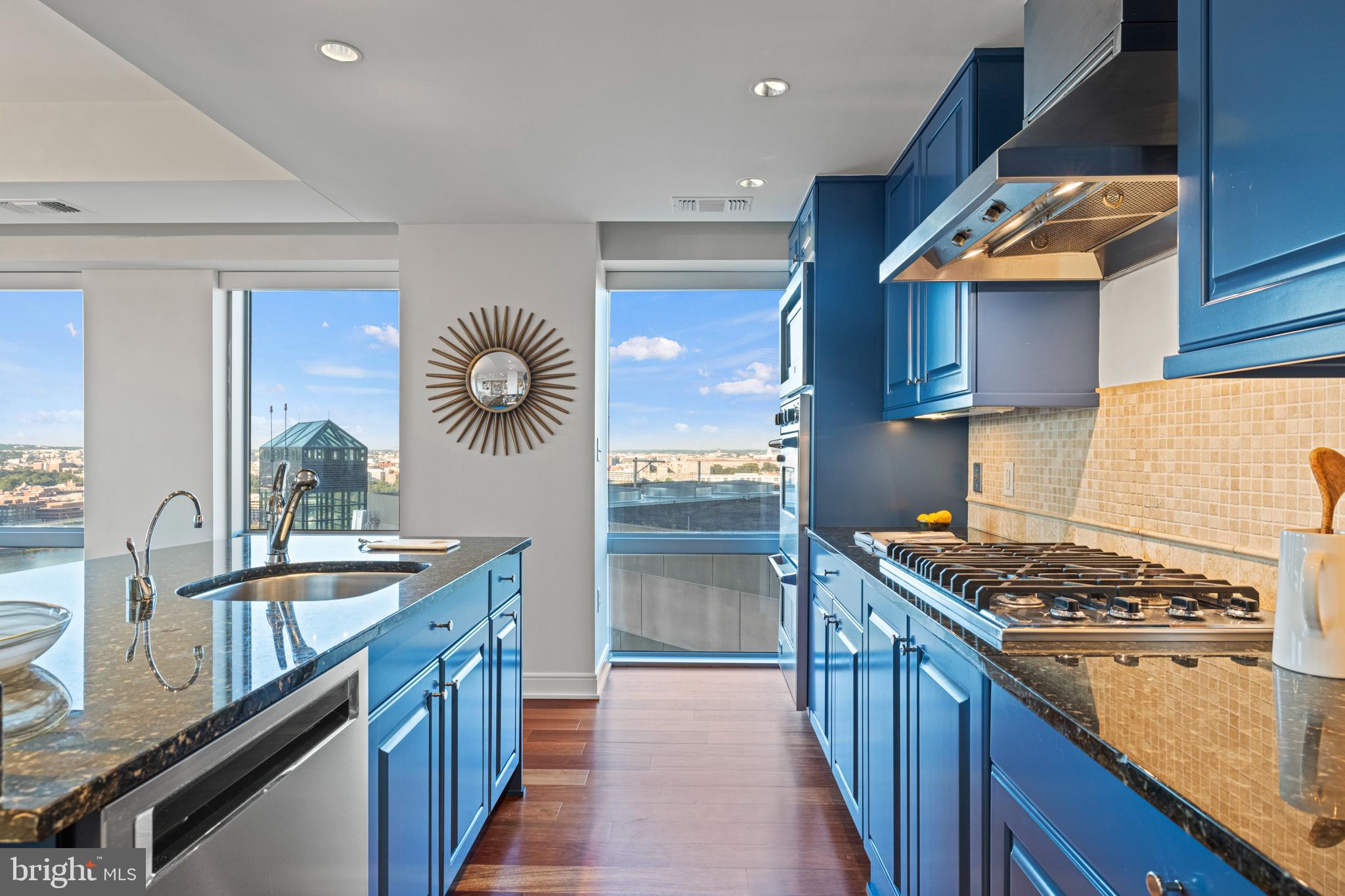 ROSSLYN - Residential