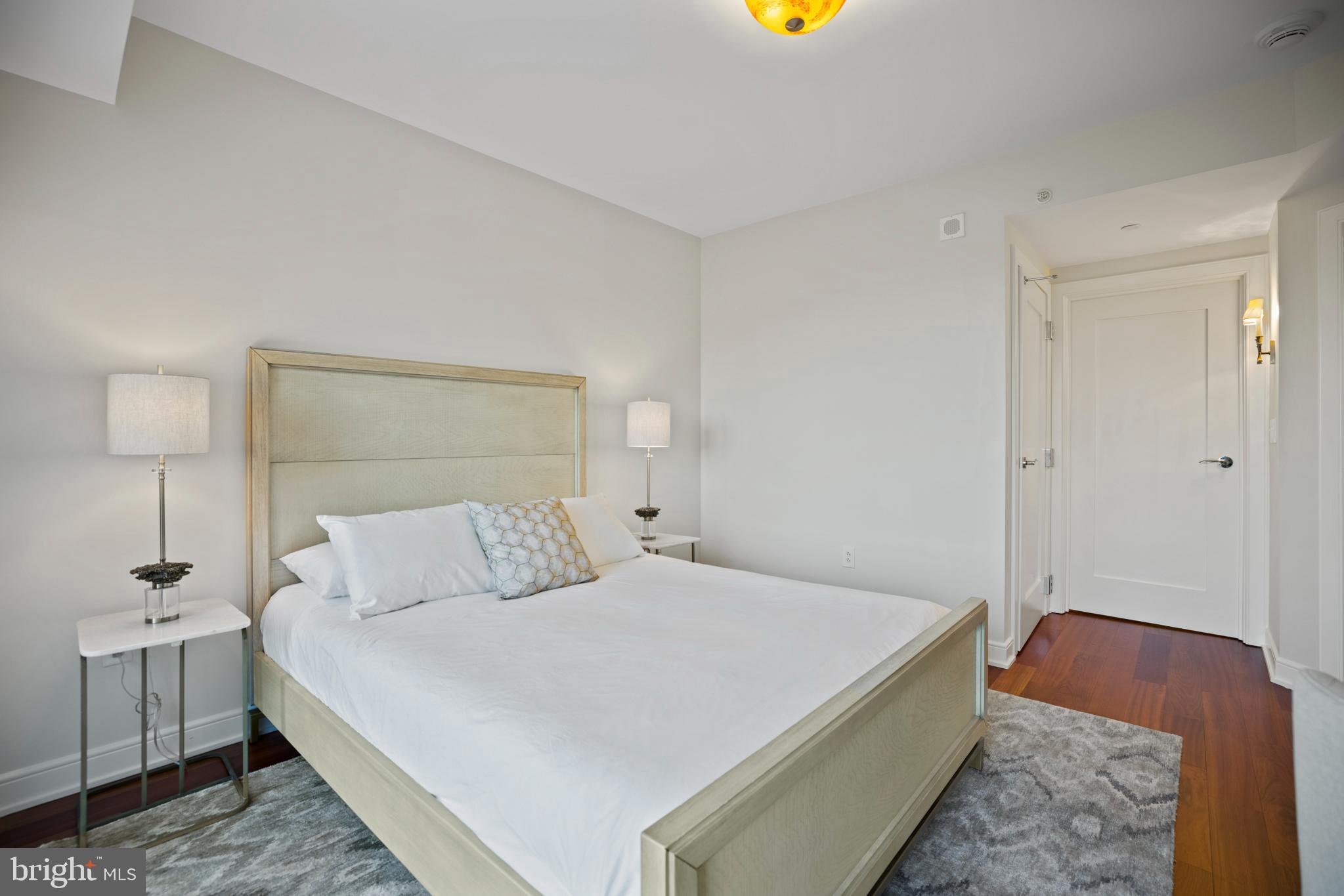 ROSSLYN - Residential