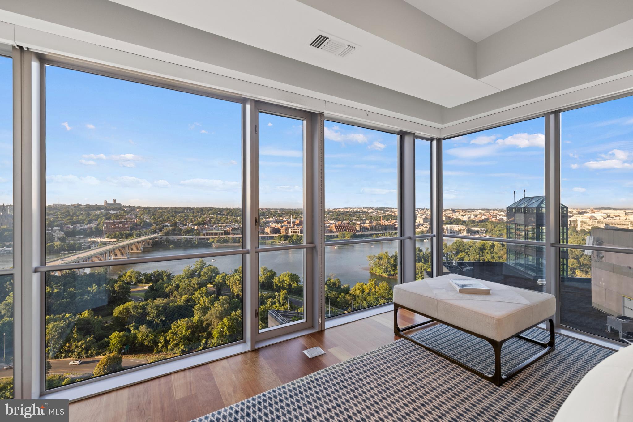 ROSSLYN - Residential