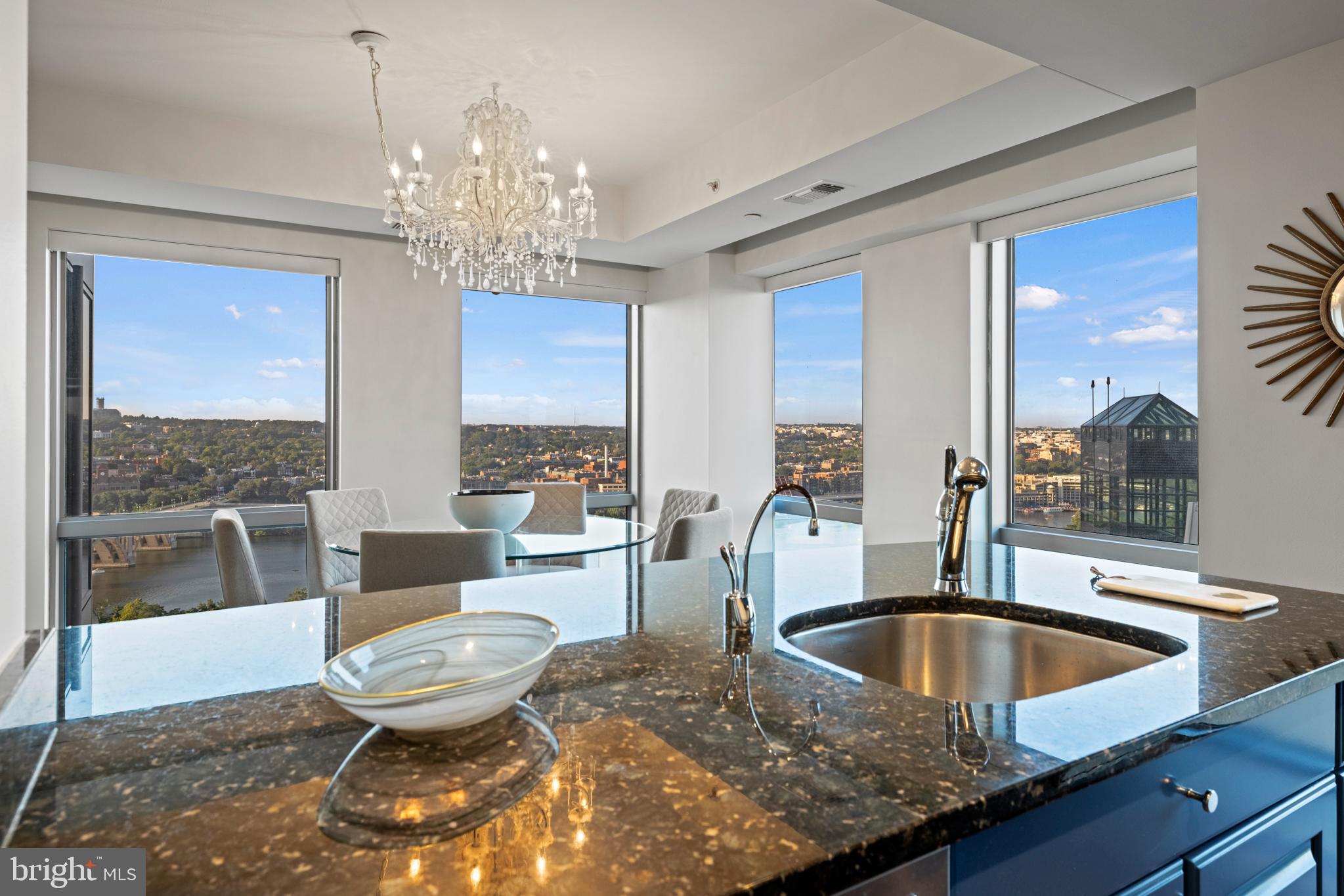 ROSSLYN - Residential