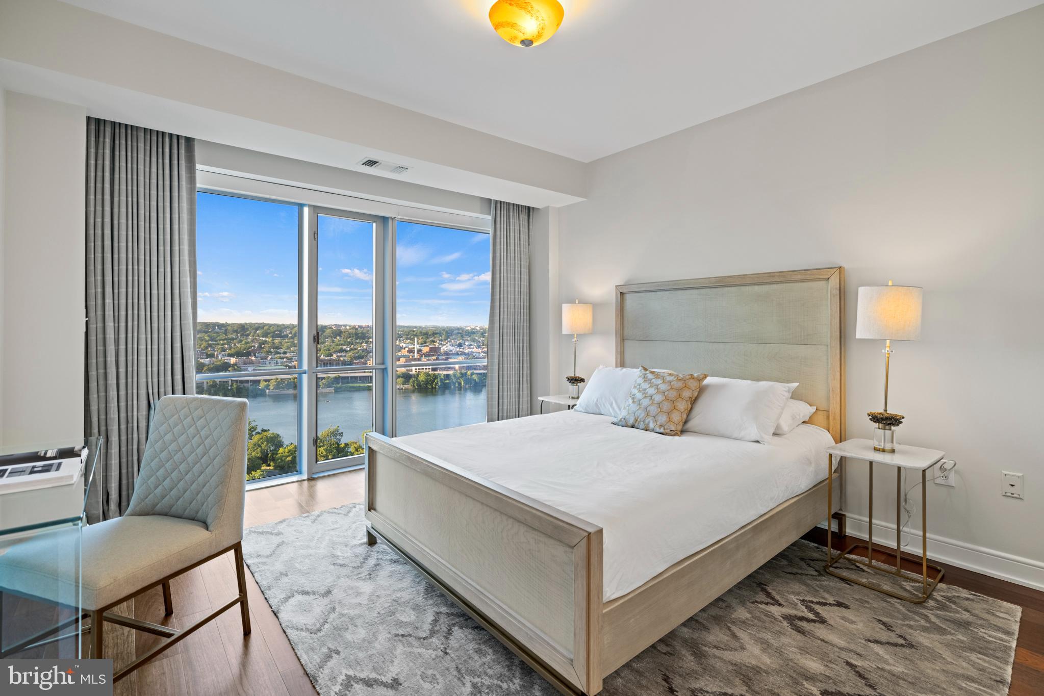 ROSSLYN - Residential