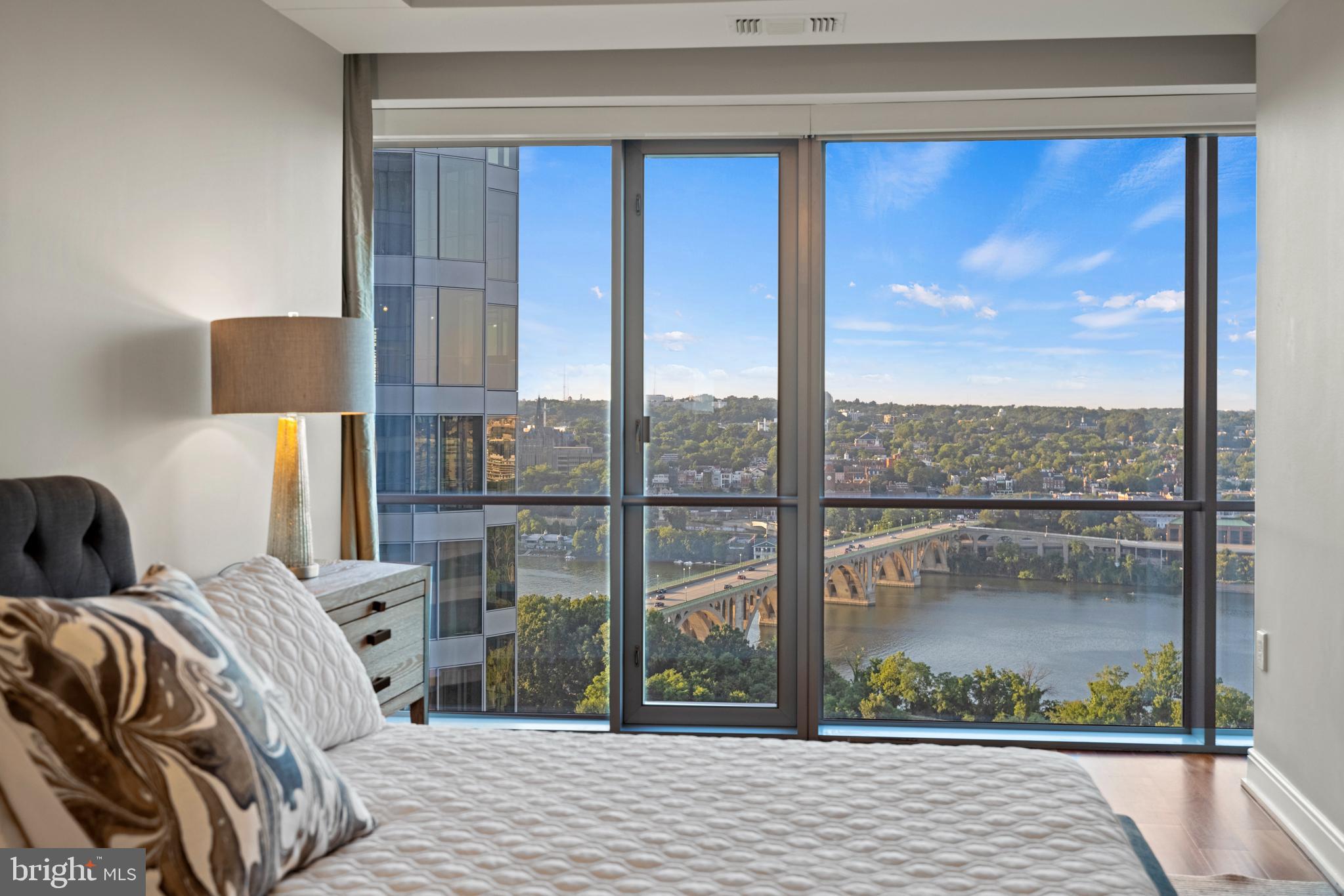 ROSSLYN - Residential