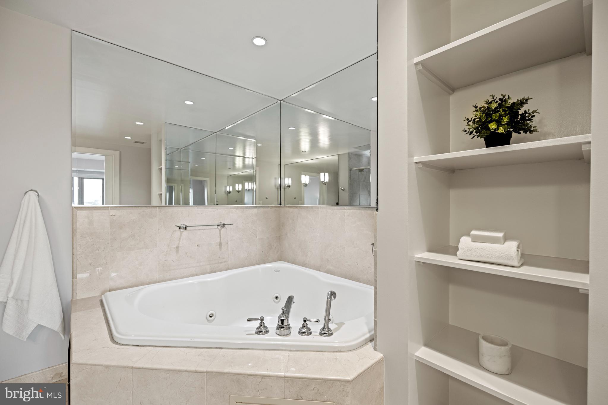 ROSSLYN - Residential