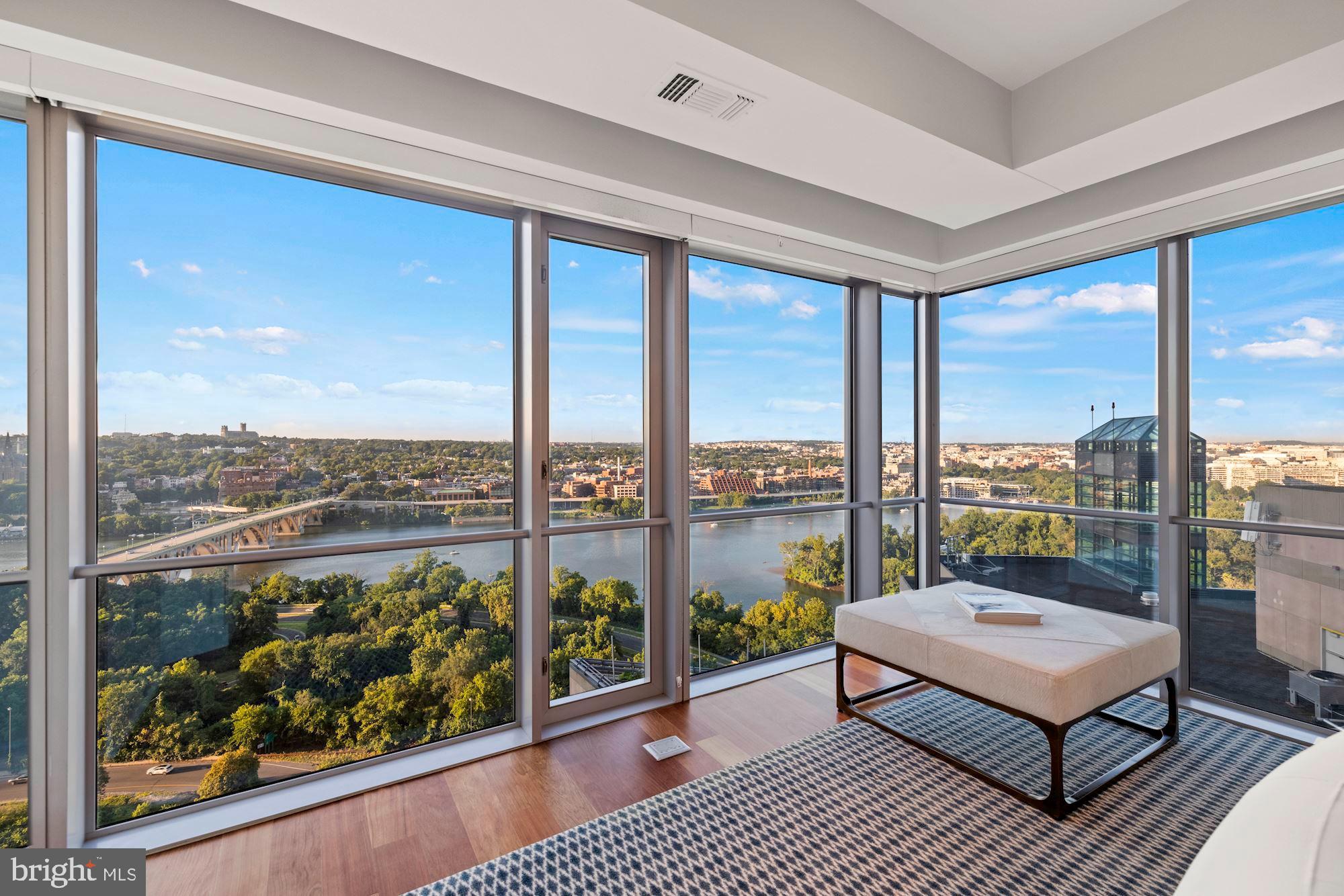 ROSSLYN - Residential