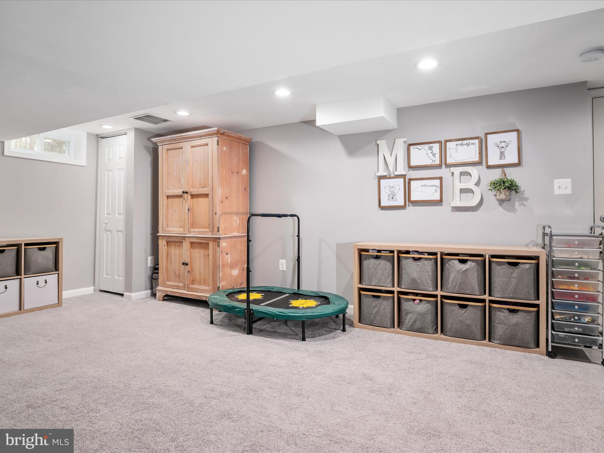 LONGCROSS HOMES - Residential