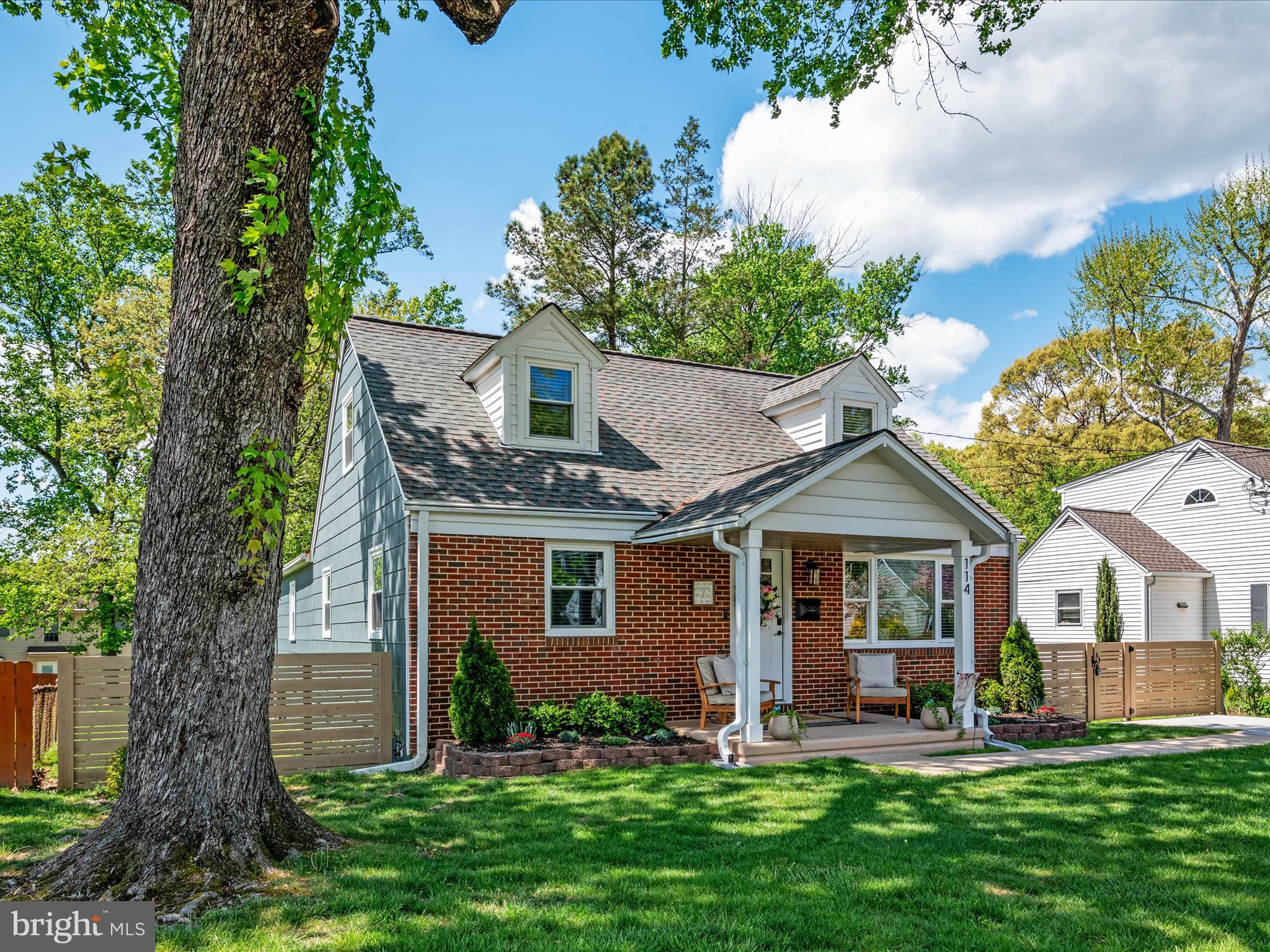 LONGCROSS HOMES - Residential