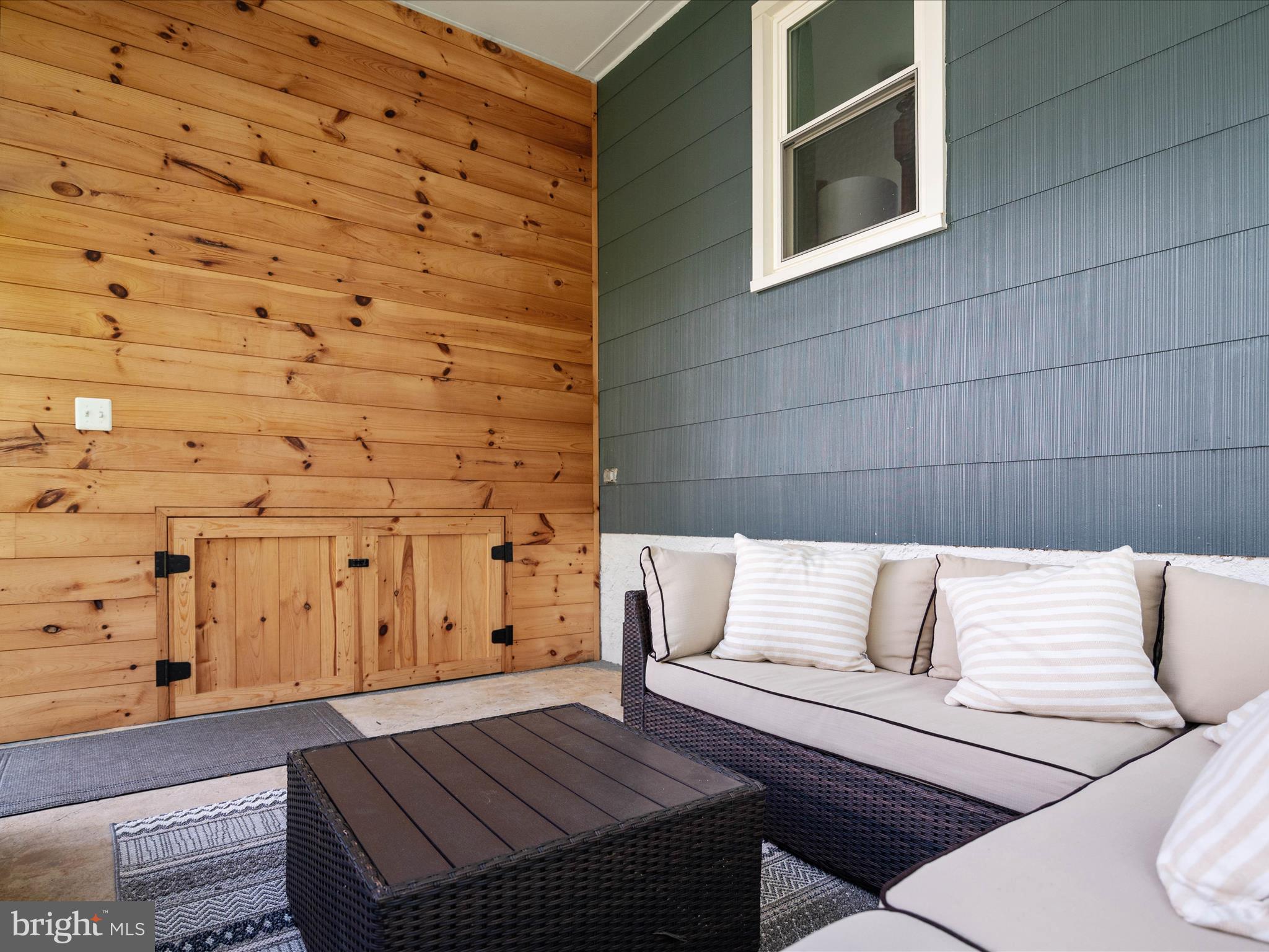 LONGCROSS HOMES - Residential