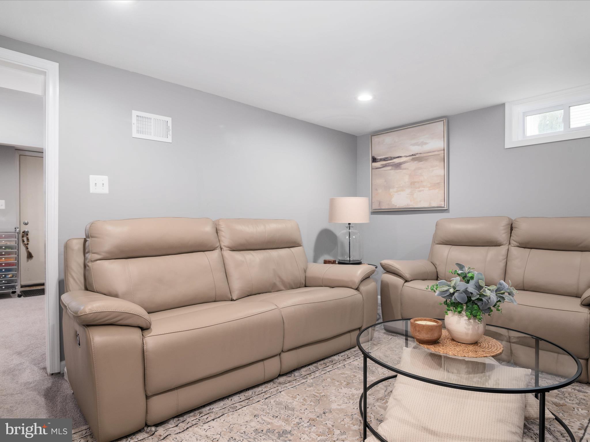 LONGCROSS HOMES - Residential