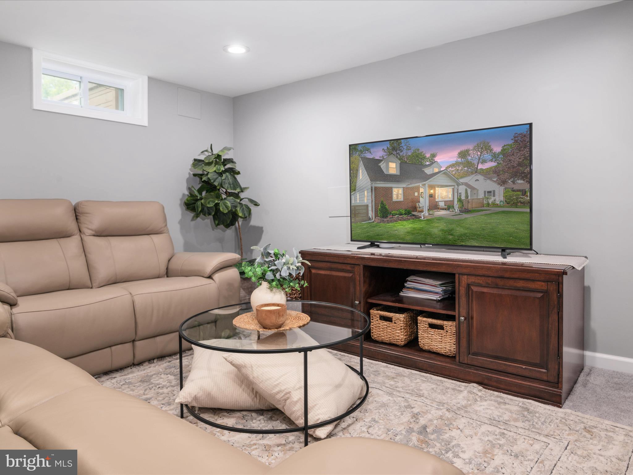 LONGCROSS HOMES - Residential