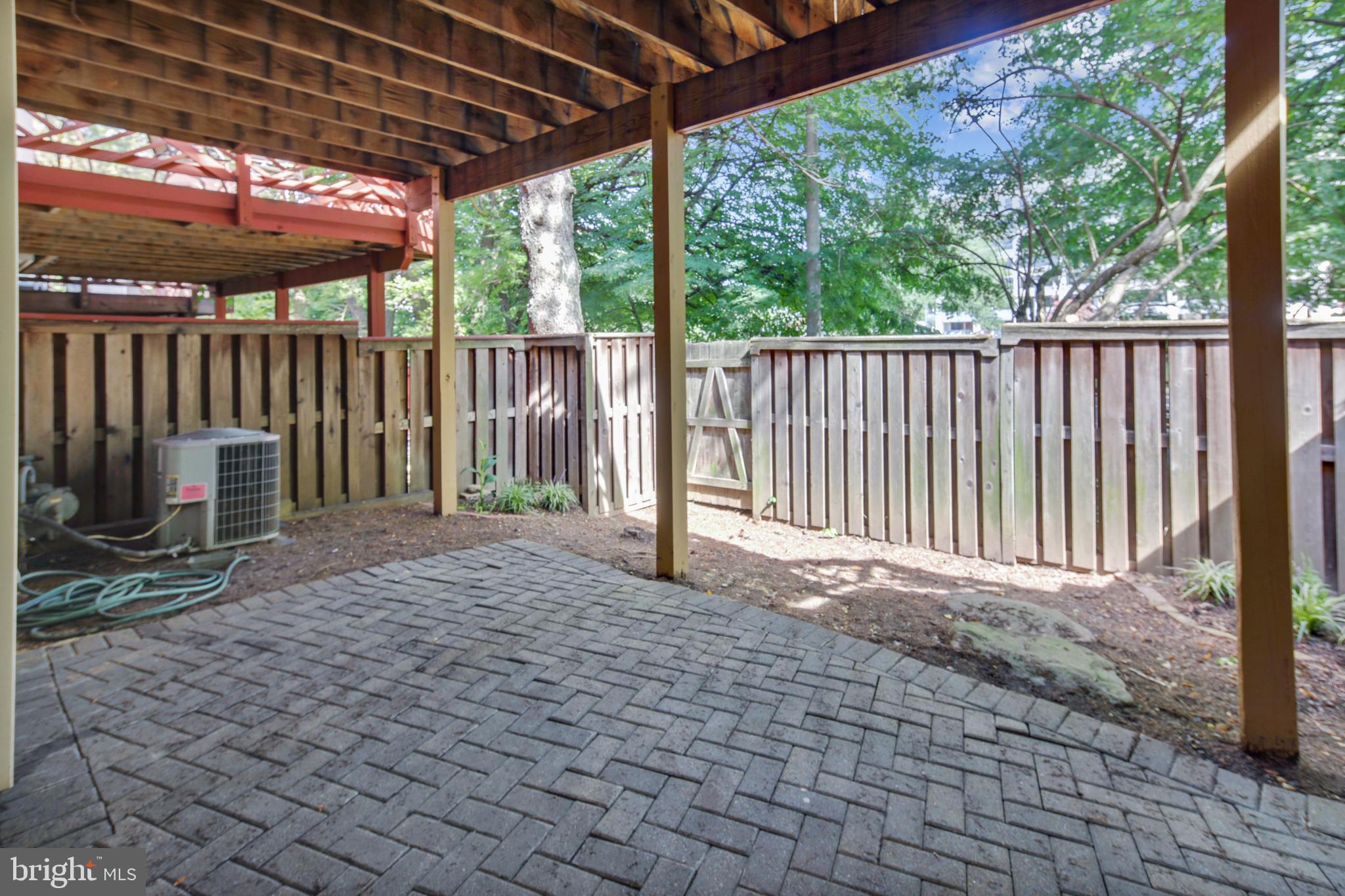 KIDWELL TOWNS - Residential Lease