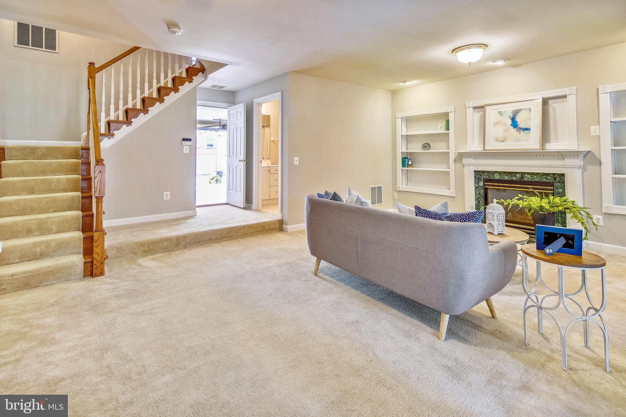 KIDWELL TOWNS - Residential Lease