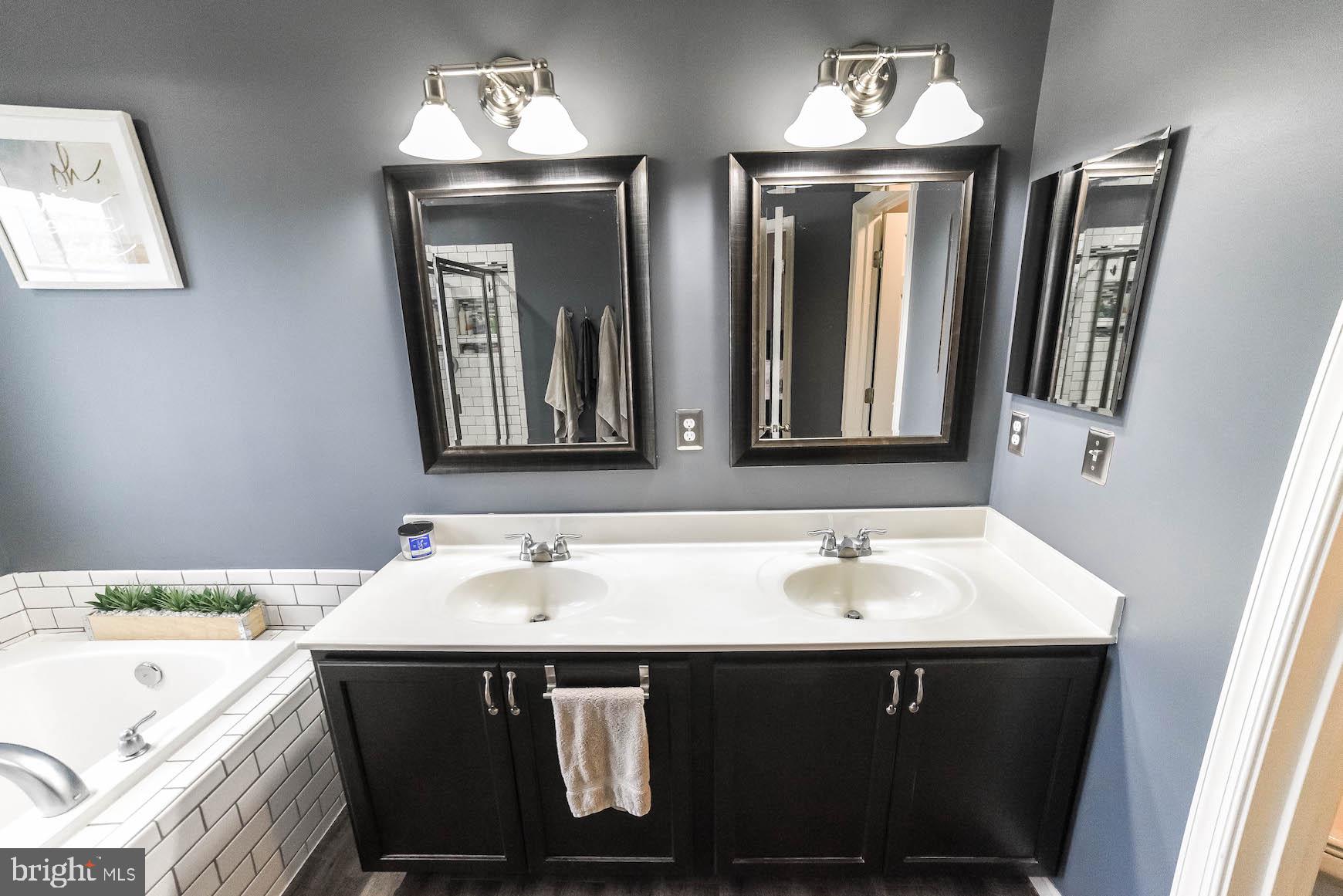 BEVERLY HILLS - Residential