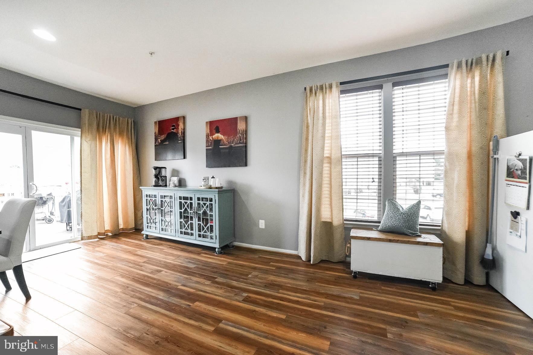 BEVERLY HILLS - Residential