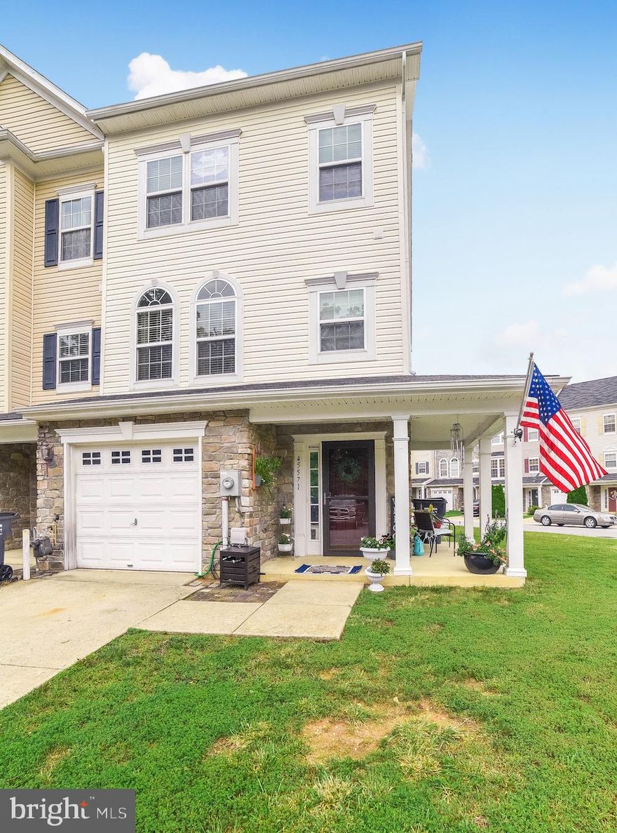 Stunning End Unit Corner Lot Townhouse!  New flooring throughout, new upgraded appliances, new washer/dryer.  Main level entry opens to den/recroom and sliders to back yard.  First floor has open concept living room w/kitchen and breakfast area.  Kitchen has Stainless Appliances w/Breakfast Bar seating.  Sliders open to back deck for outdoor entertaining and relaxing.  Master Bedroom w/vaulted ceilings, walk in closet and master bathroom w/separate shower, soaking tub and dual vanities.  Plenty of overflow parking directly across the street.  Close to schools, shopping and easy drive to base.  Call showing service to schedule appt.
